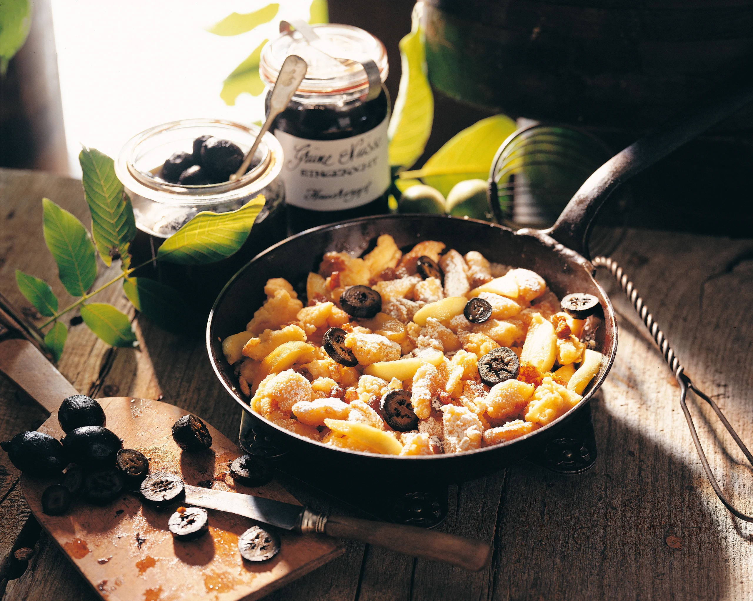 Schmarren mit grünen Nüssen