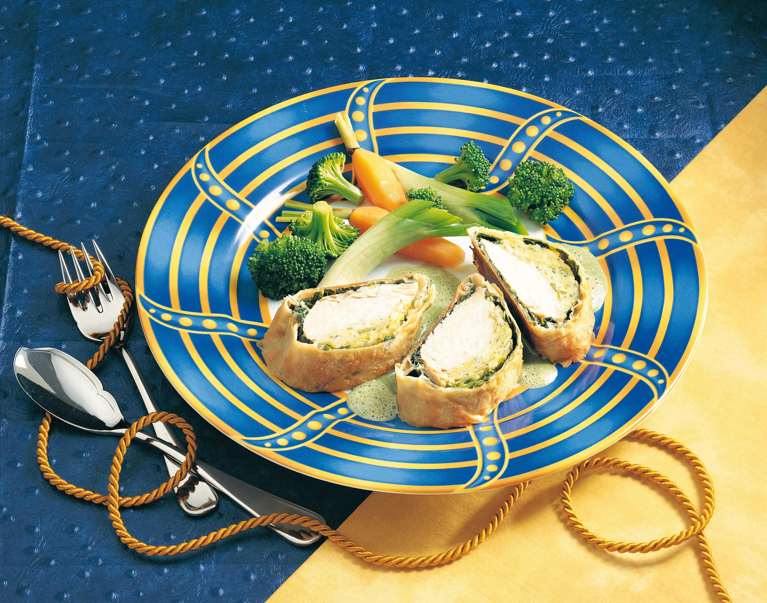 Lachsfilets im Strudelteig