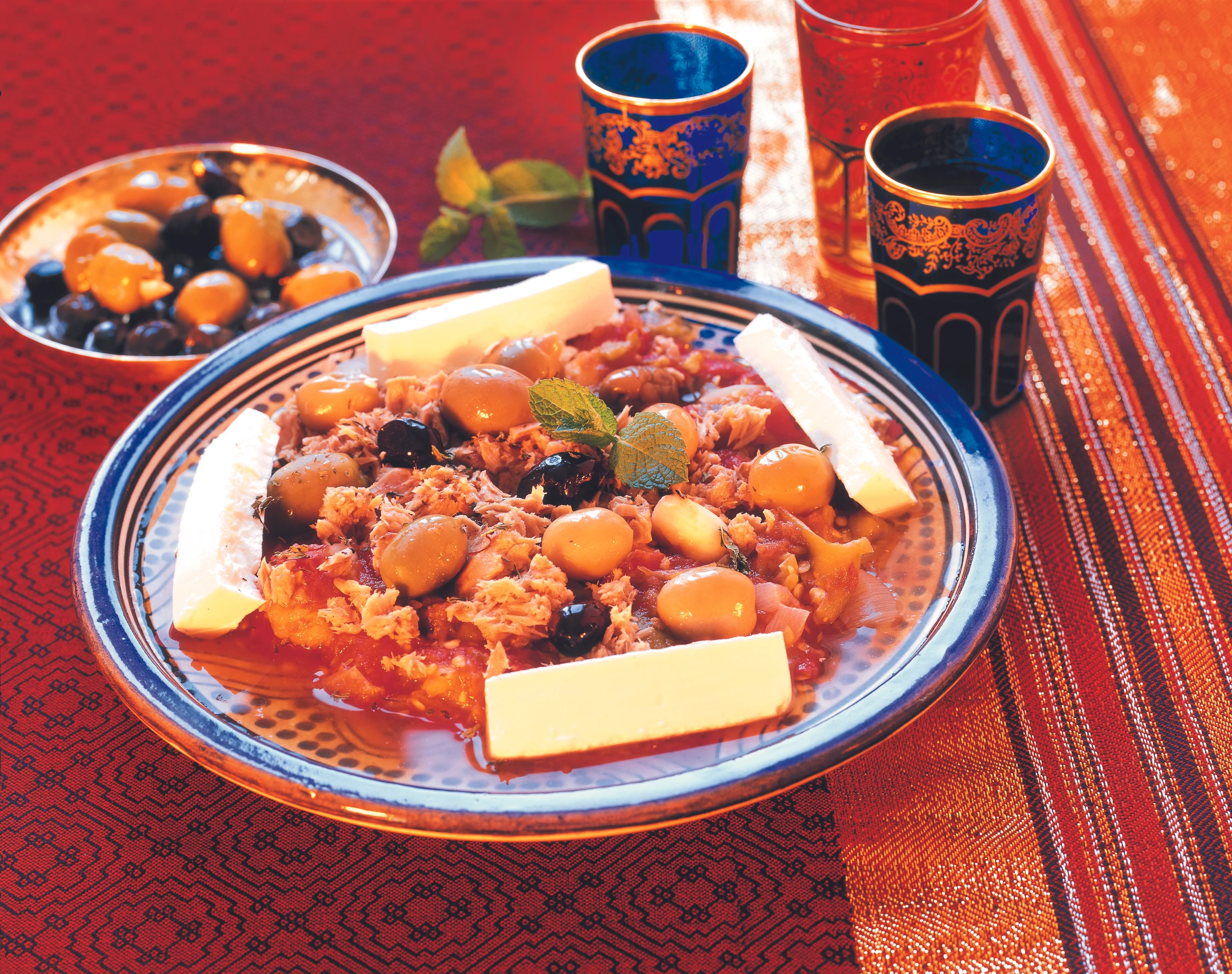 Salade mechouia: Tunesischer Salat aus gegrilltem Gemüse