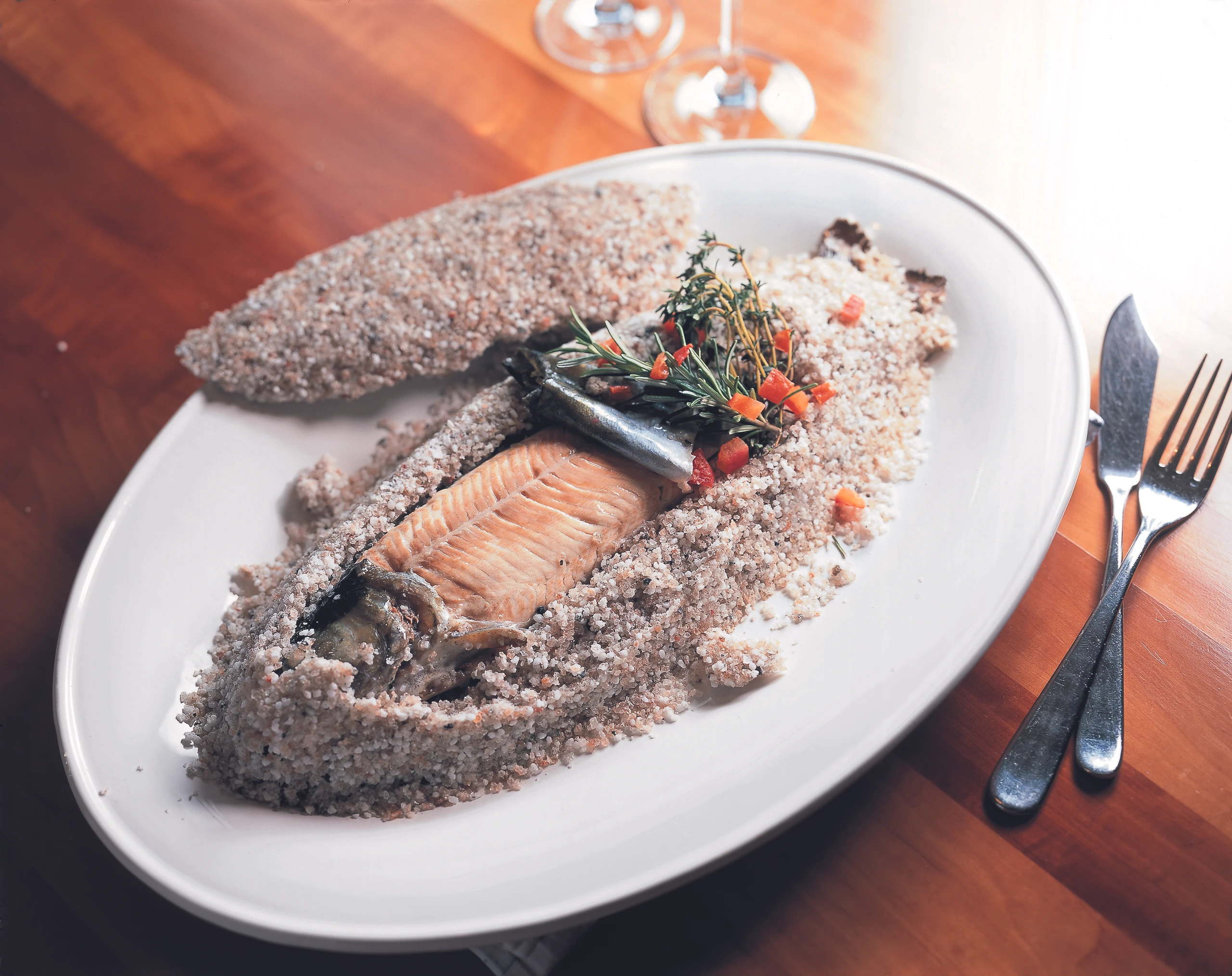 Saibling in der Salzkruste