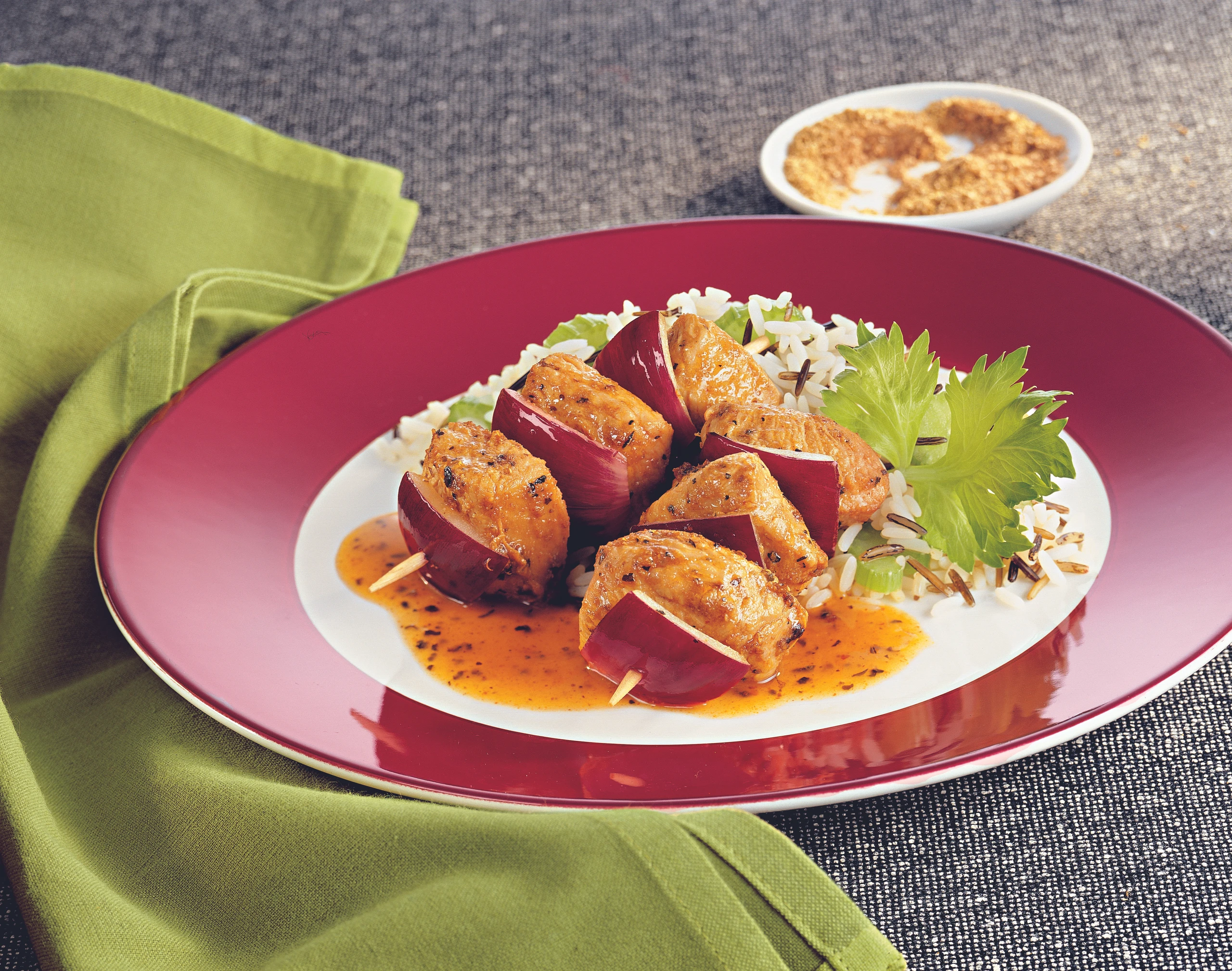 Putenspieße süß-sauer mit Sellerie-Reis