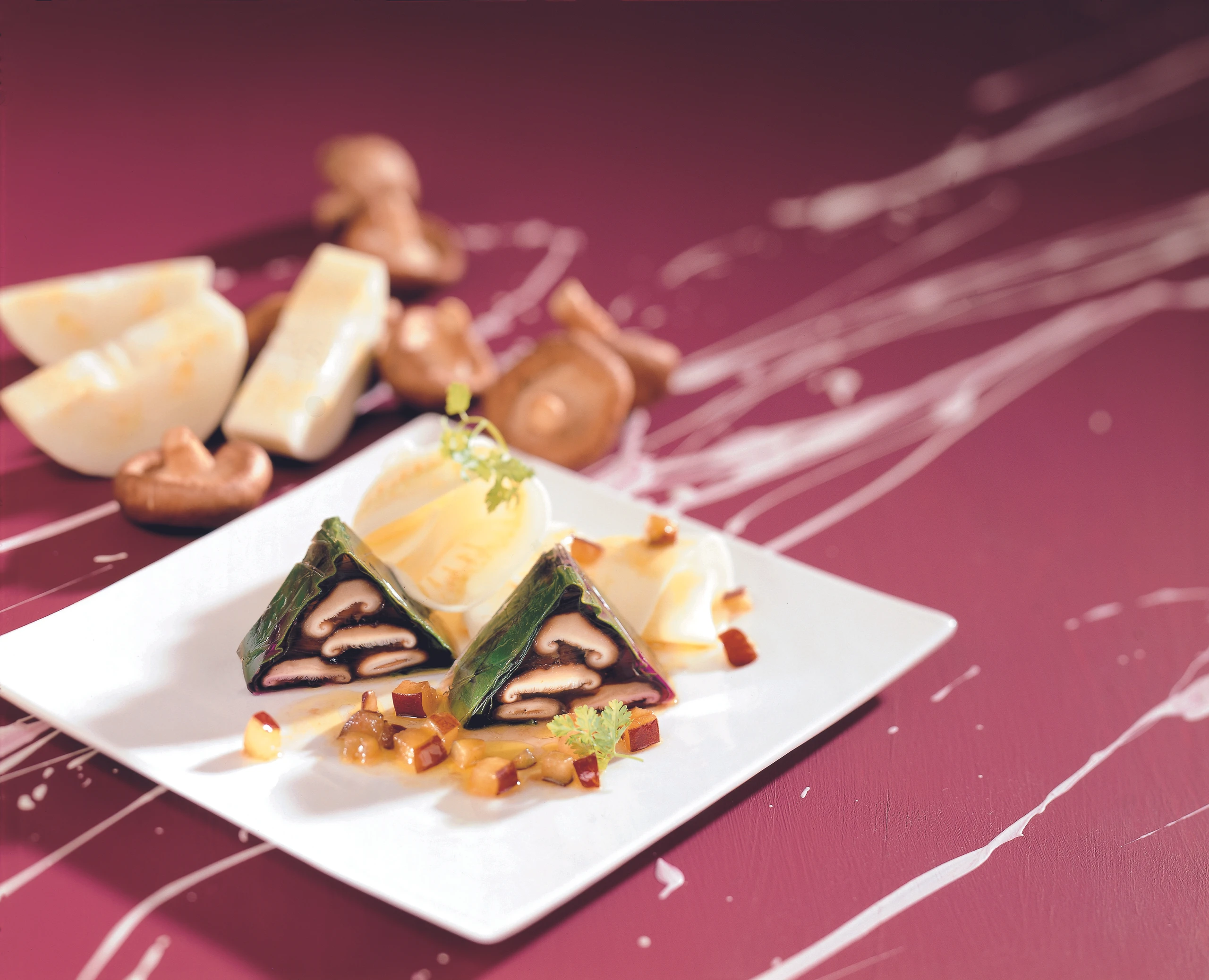 Shiitake-Sülzchen mit Zwetschkenmarinade