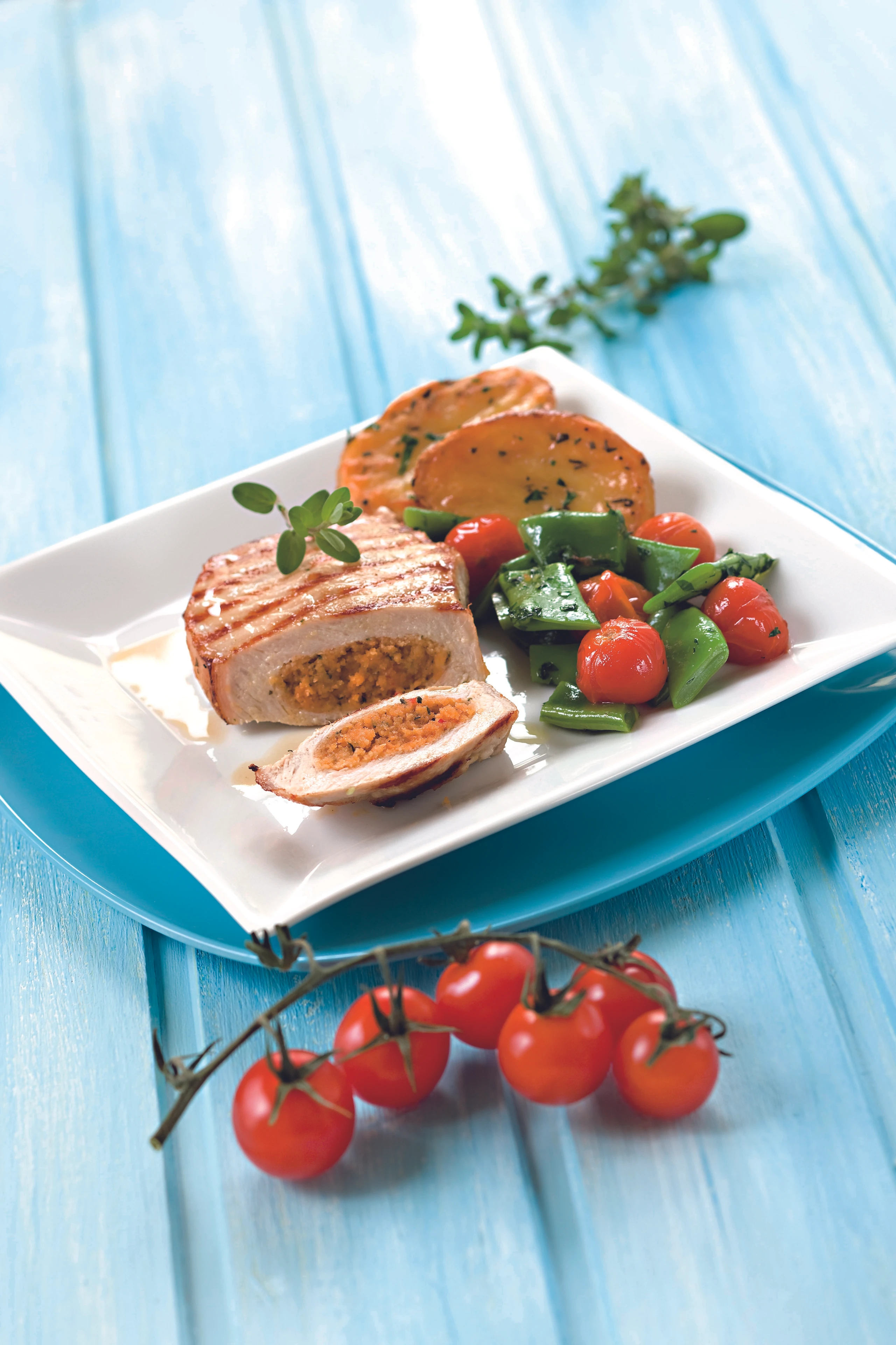 Gefüllte Grillsteaks mit Fisolengemüse