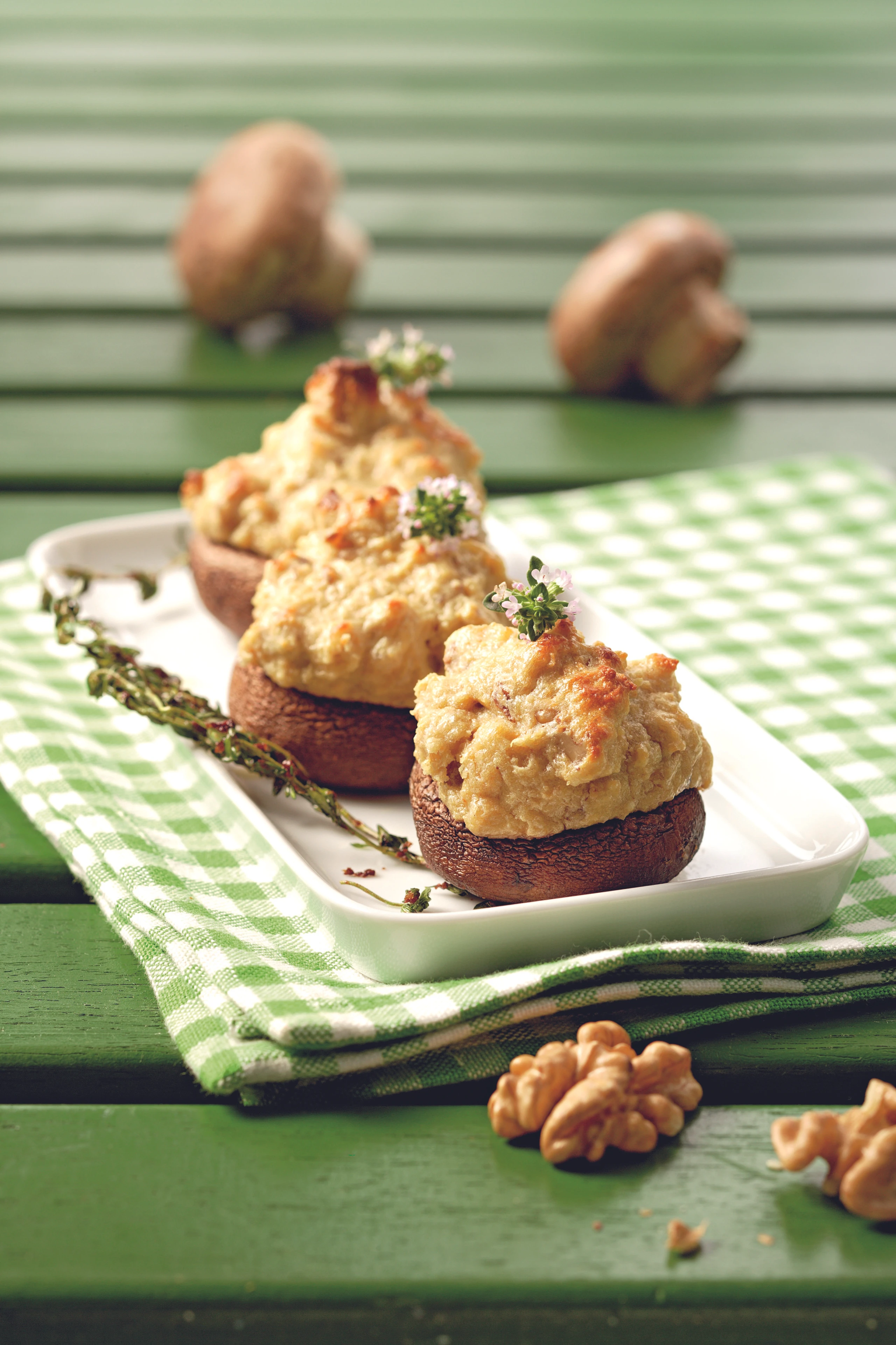 Creme-Champignons mit Walnuss-Ricottafülle