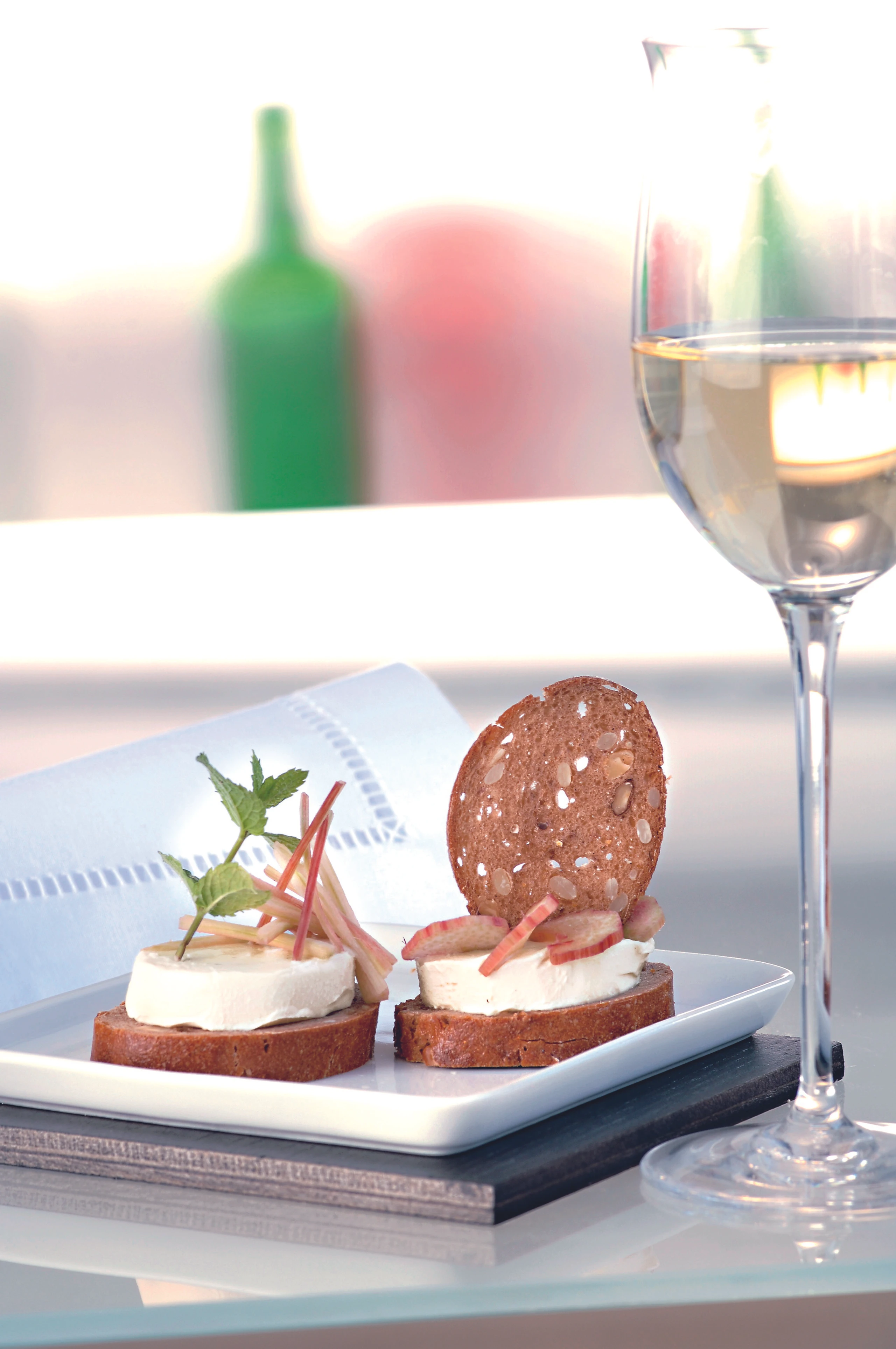 Nussbrot mit Ziegenfrischkäse