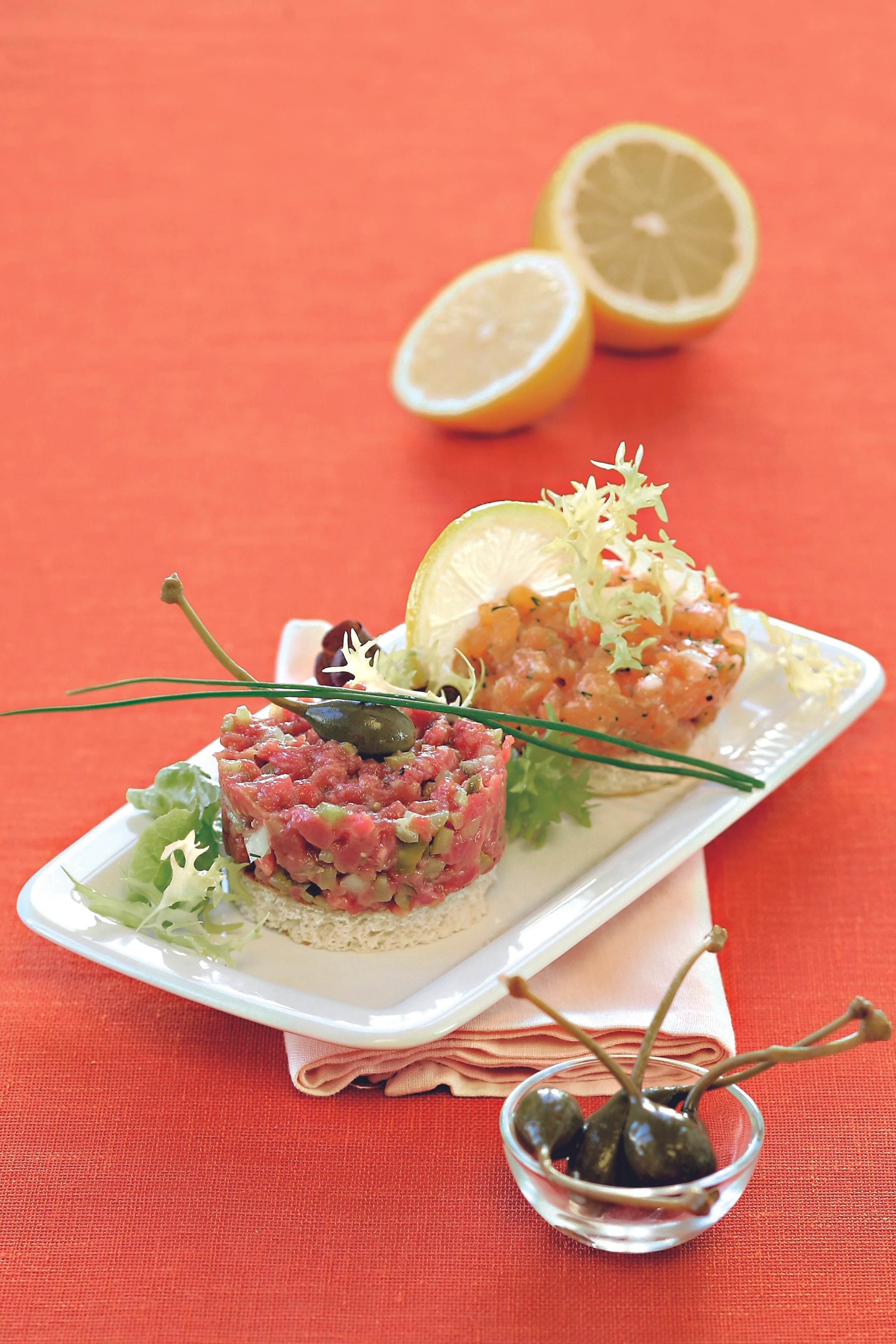 Zweierlei Tatar (vom Lachs und Rind)