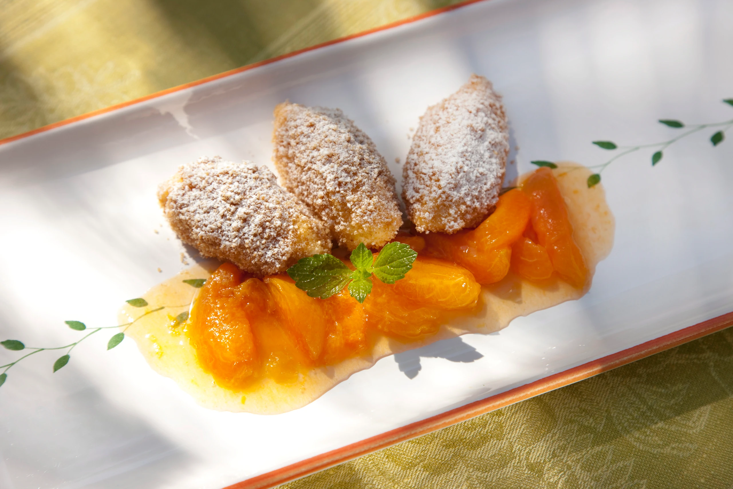 Topfennockerl mit Marillenröster