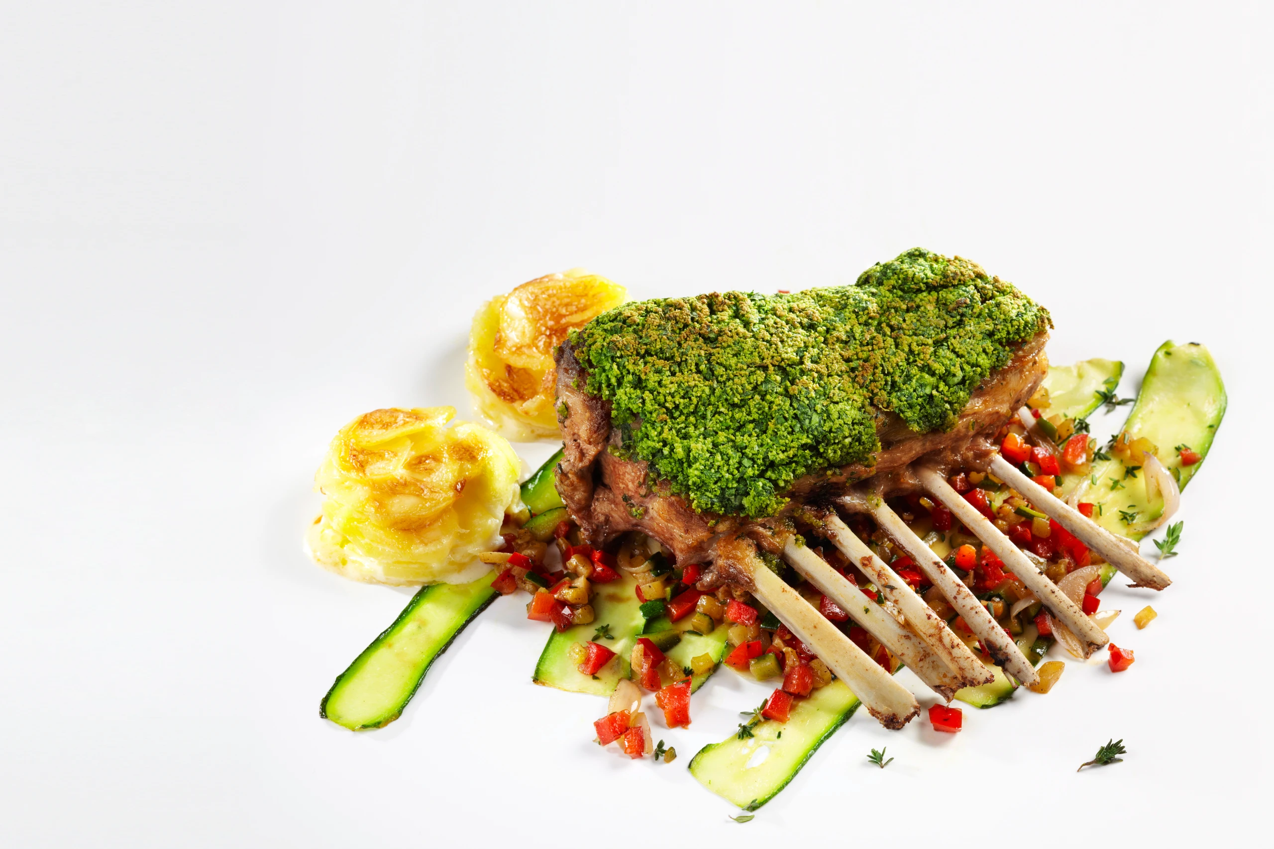 Lammkarree mit Kräuterkruste und Paprikafond