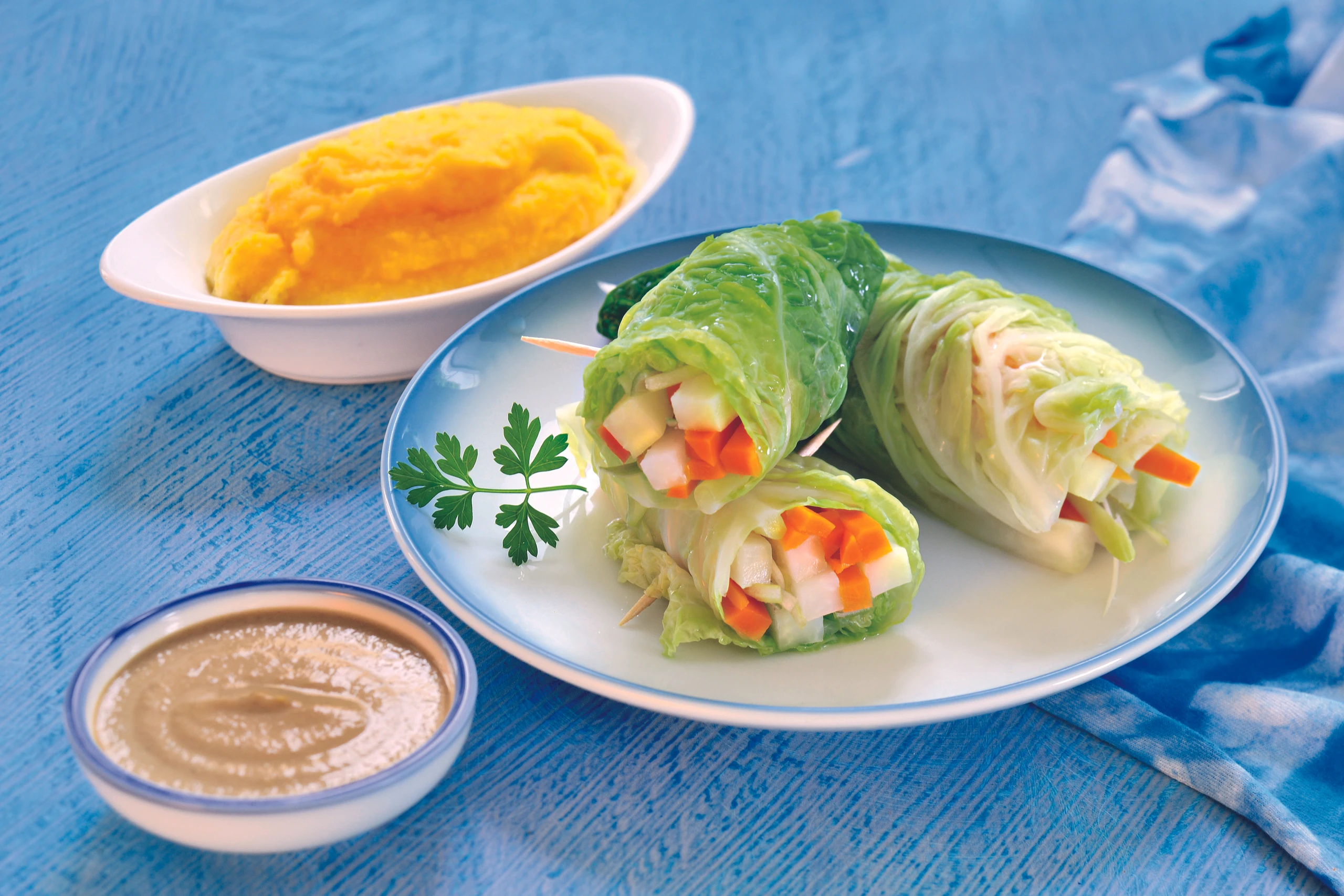 Kohlrouladen mit Steinpilzsauce und Polenta