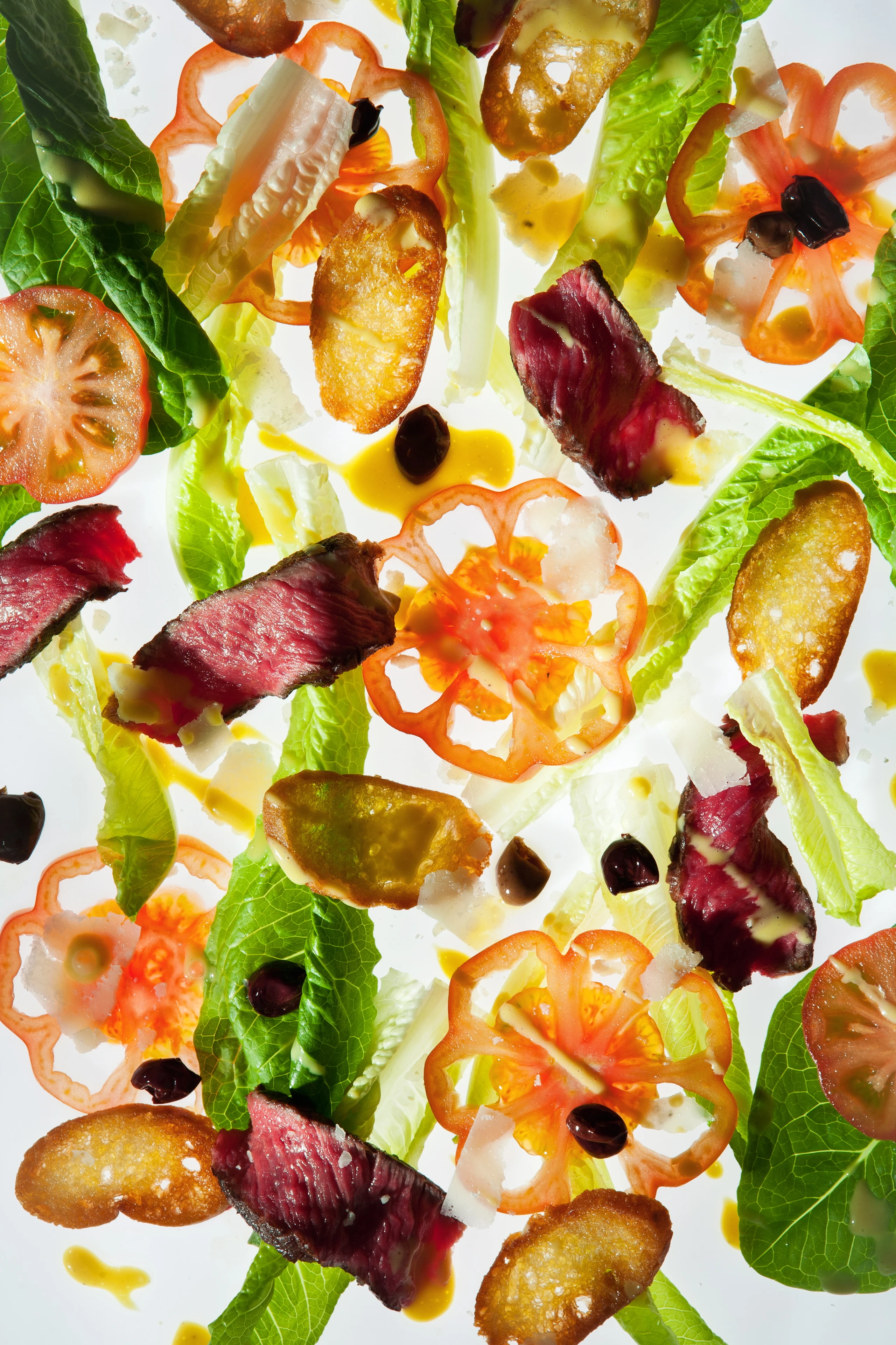 Salat mit Beiried und Senf-Honig-Joghurt