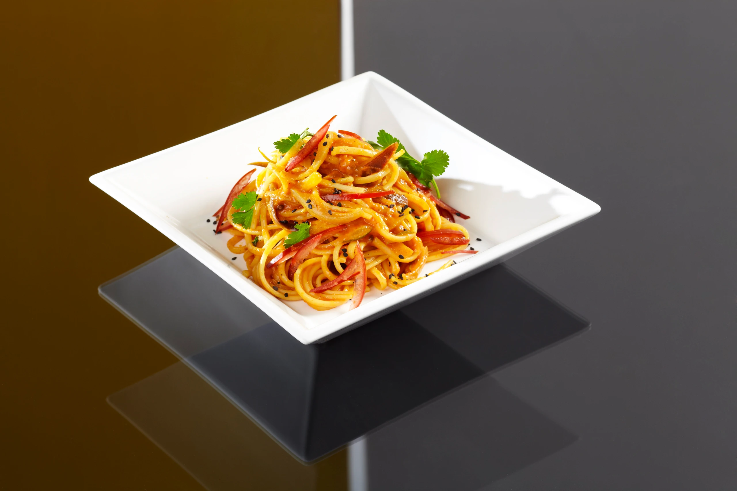 Linguine mit Gemüse und Koriander