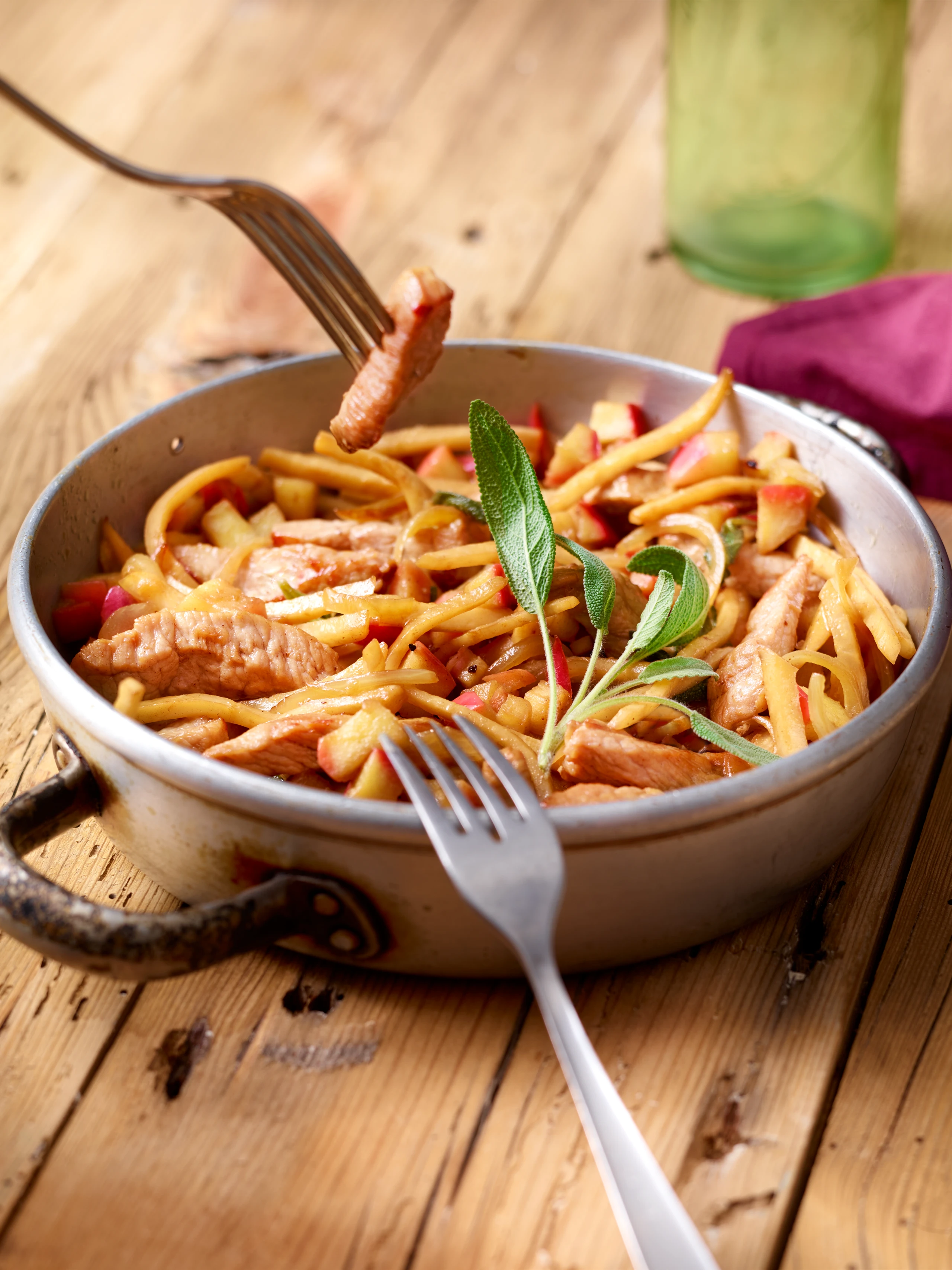 Geschmorte Kalbfleischstreifen mit Sellerie