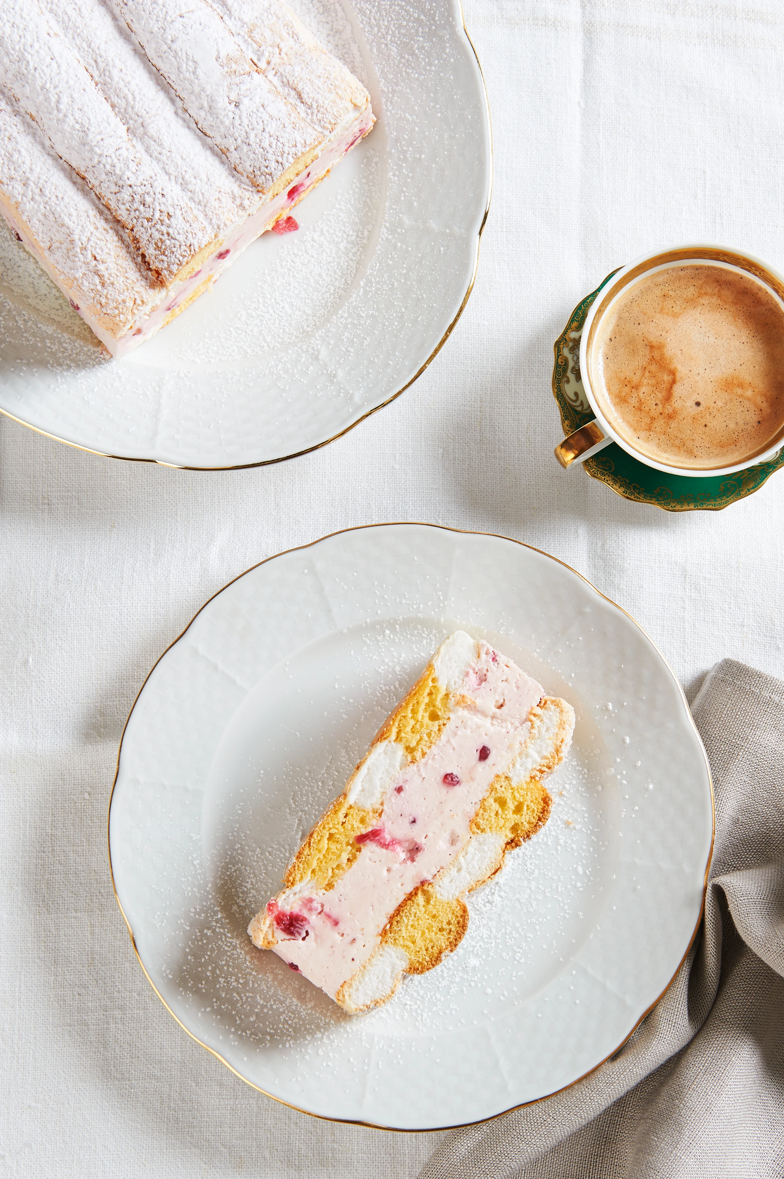 Kardinalschnitte mit Preiselbeercreme