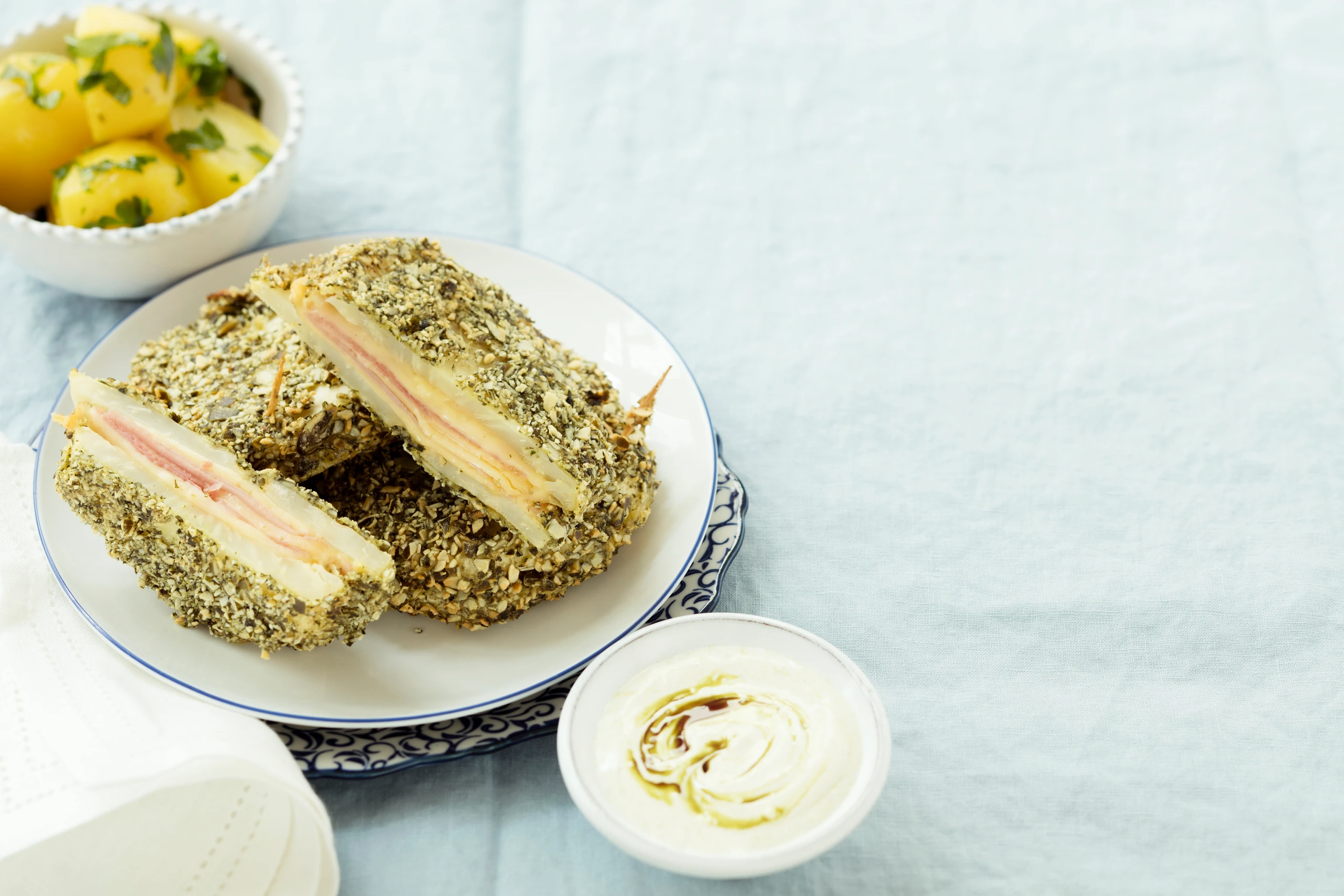 Sellerie-Cordon-bleu in Kürbiskernpanier