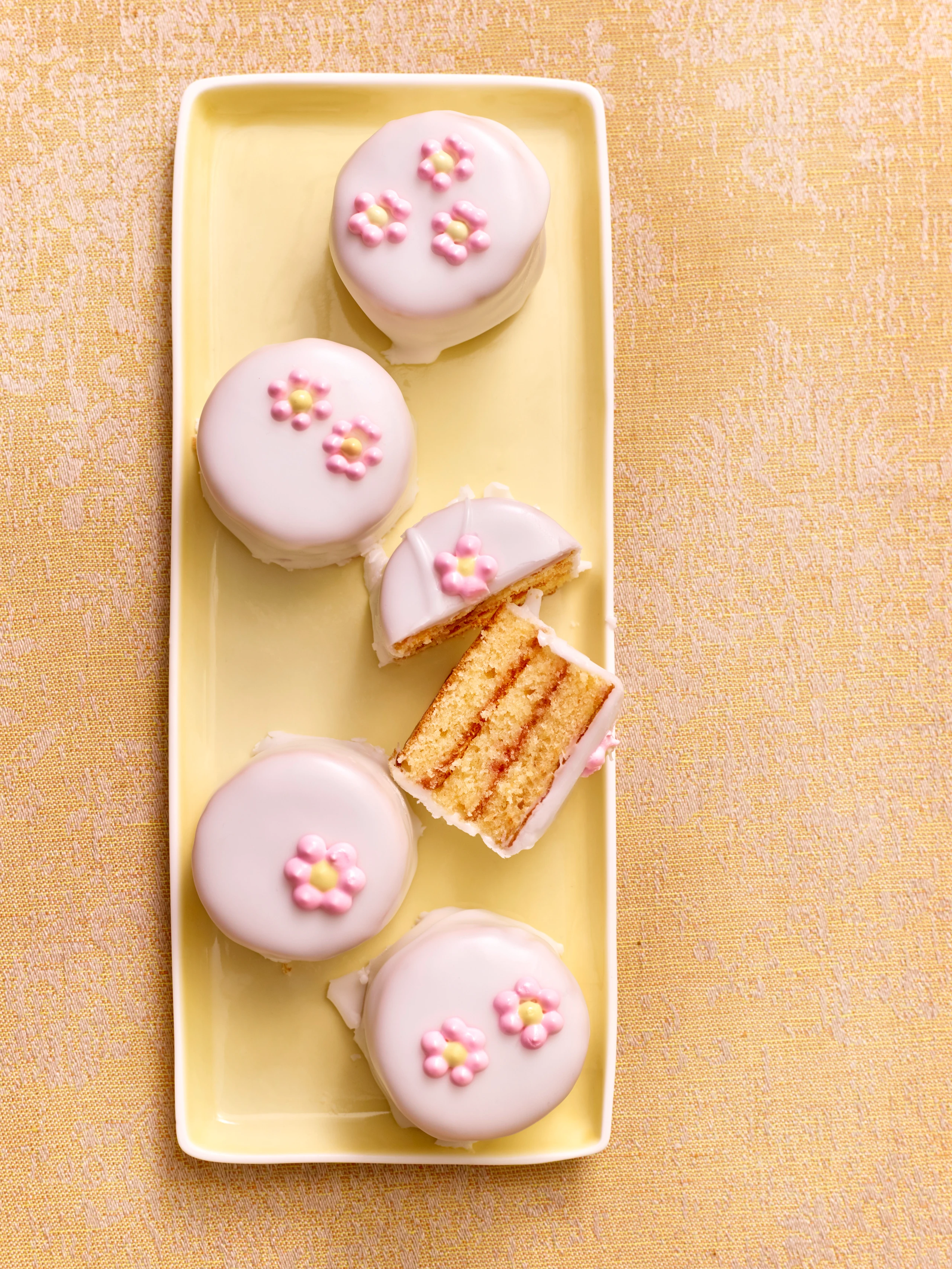 Gustos Marzipan Petit Fours