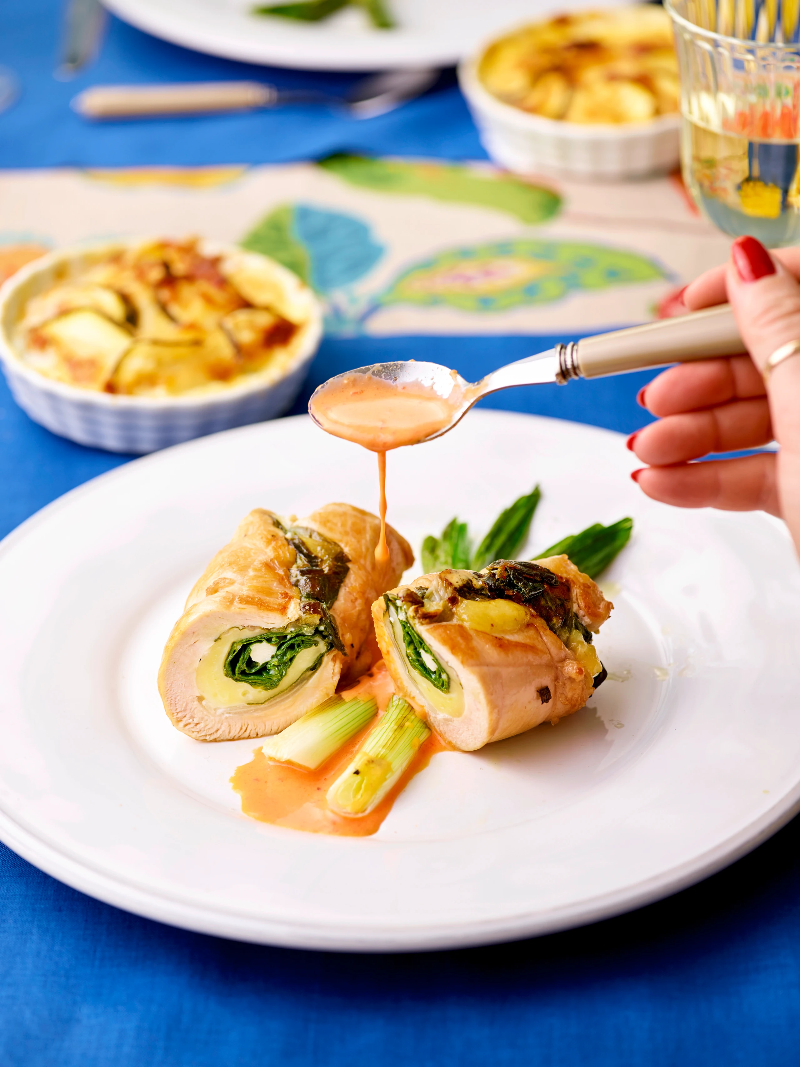 Hühnerröllchen mit Mangold und Käse