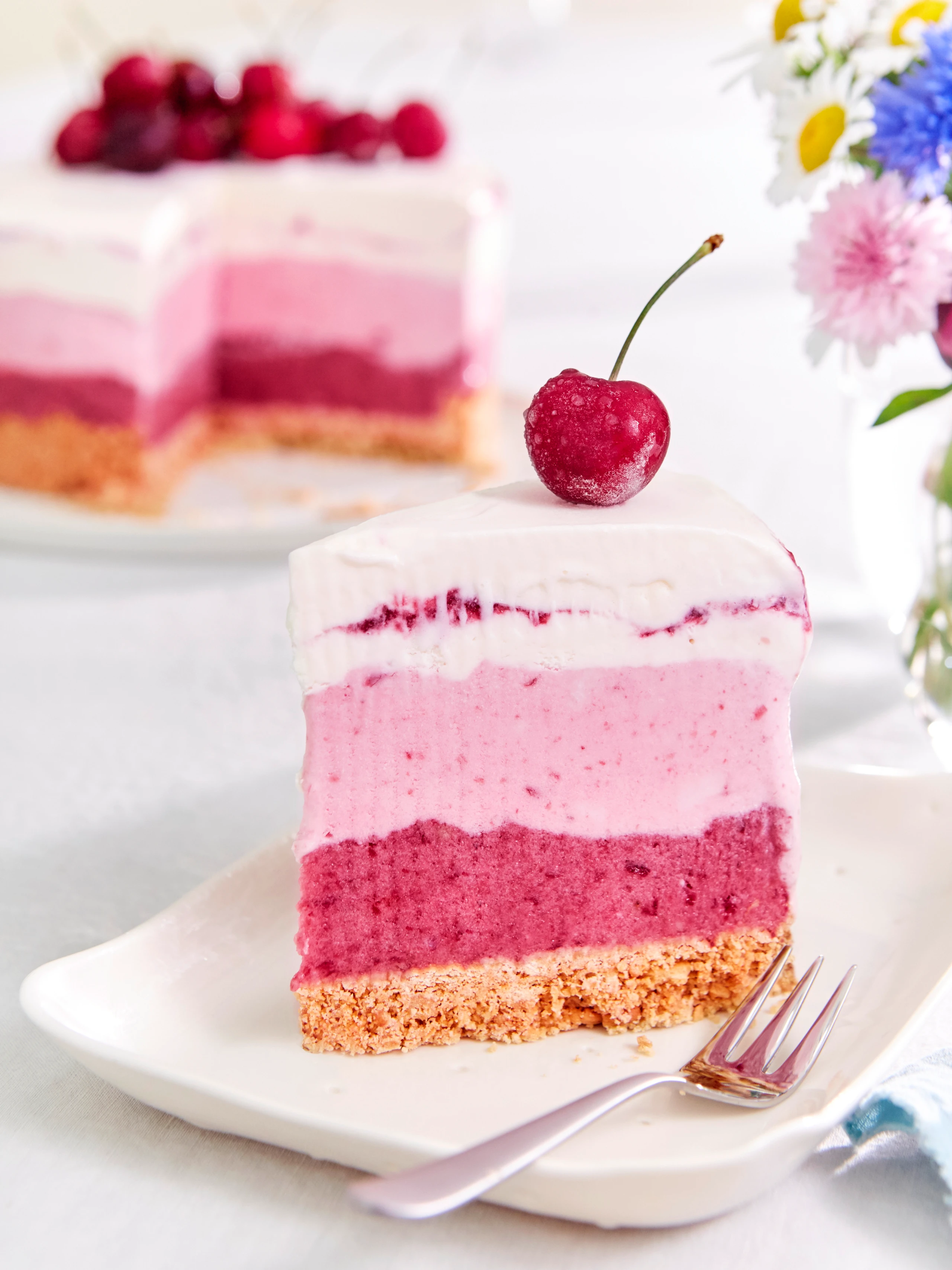 Kirschen-Eistorte mit Biscotti