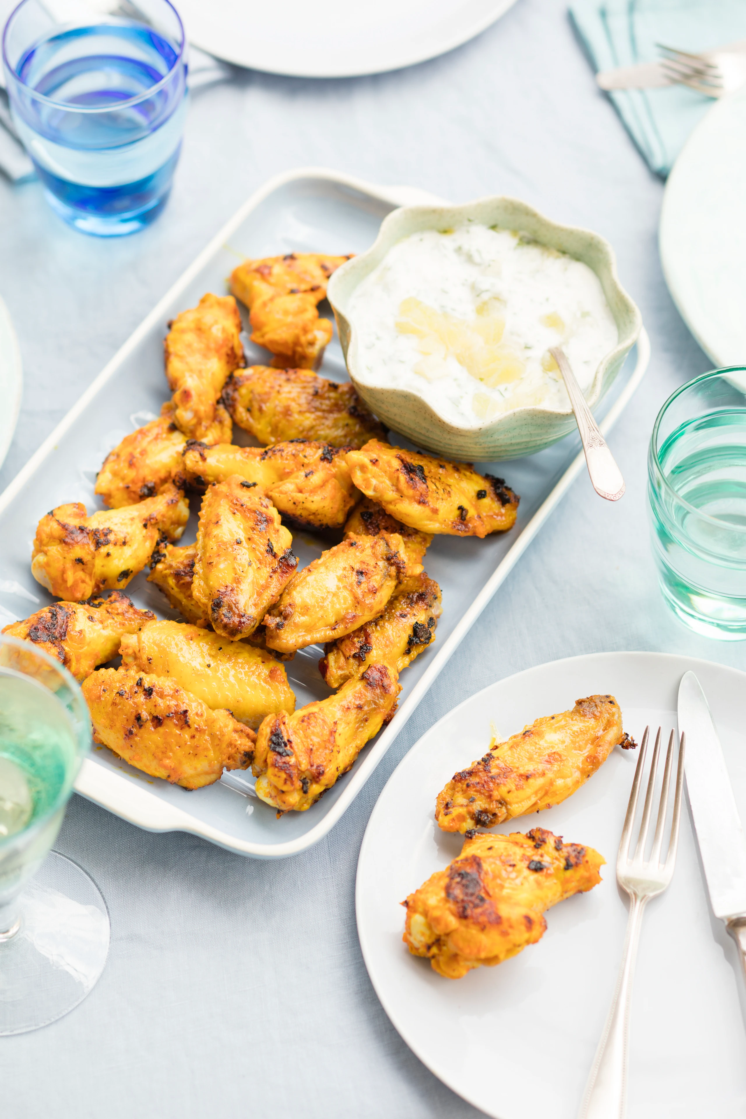 Hühnerflügerl mit Koriander-Currymarinade