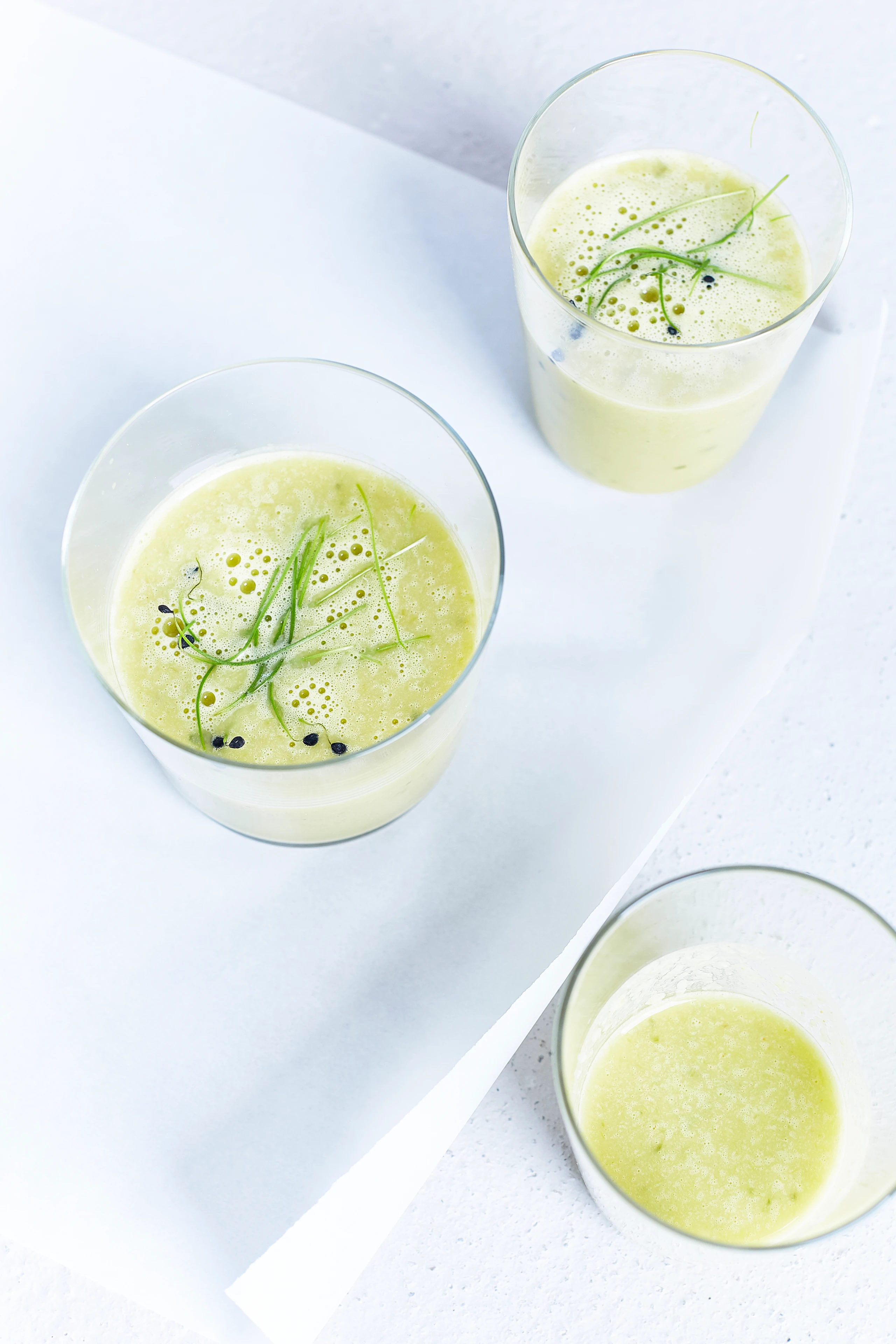 Grünes Spargel-Gazpacho