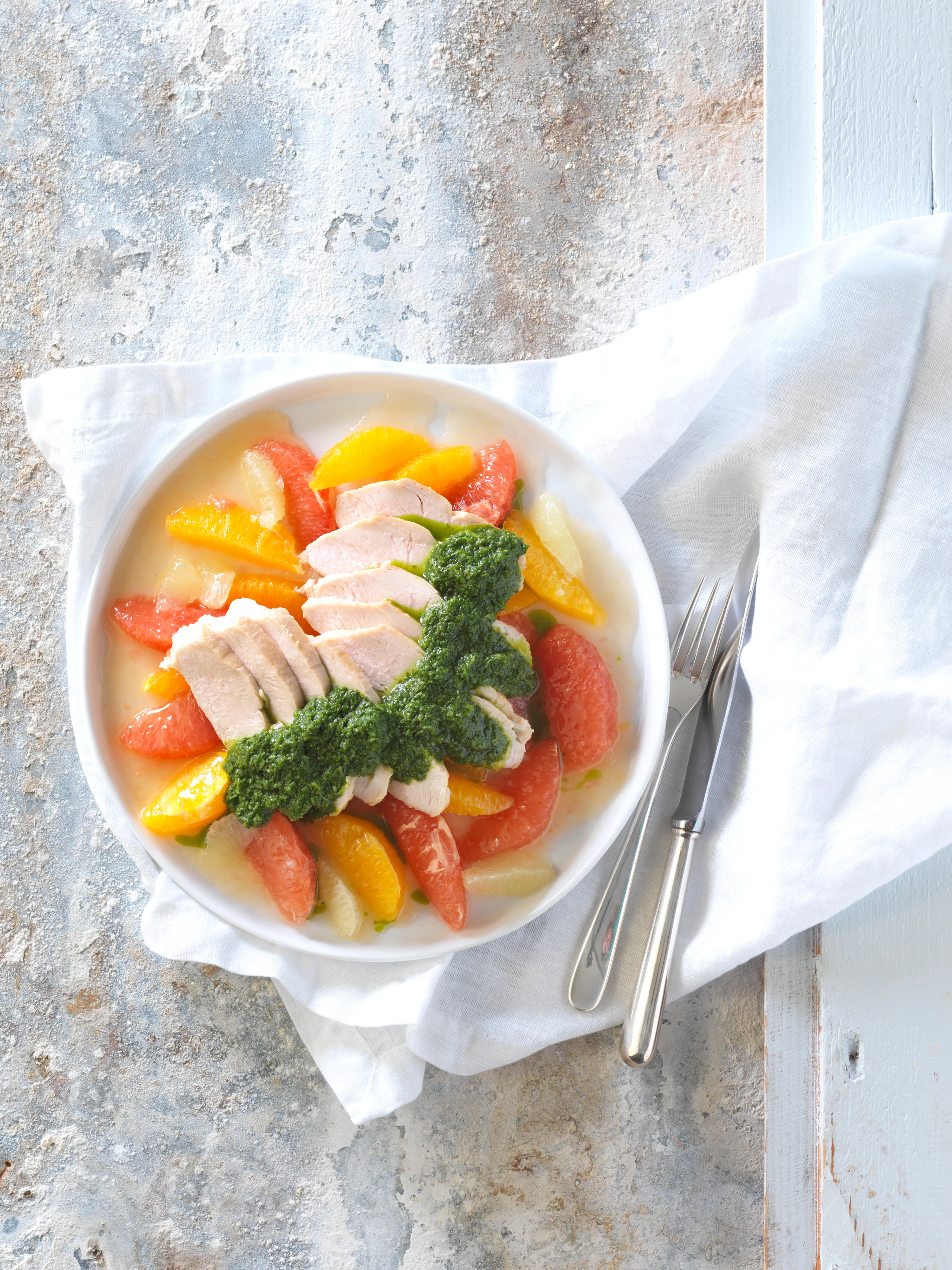 Hühnerfilet mit Salsa verde und Zitrusfrüchten