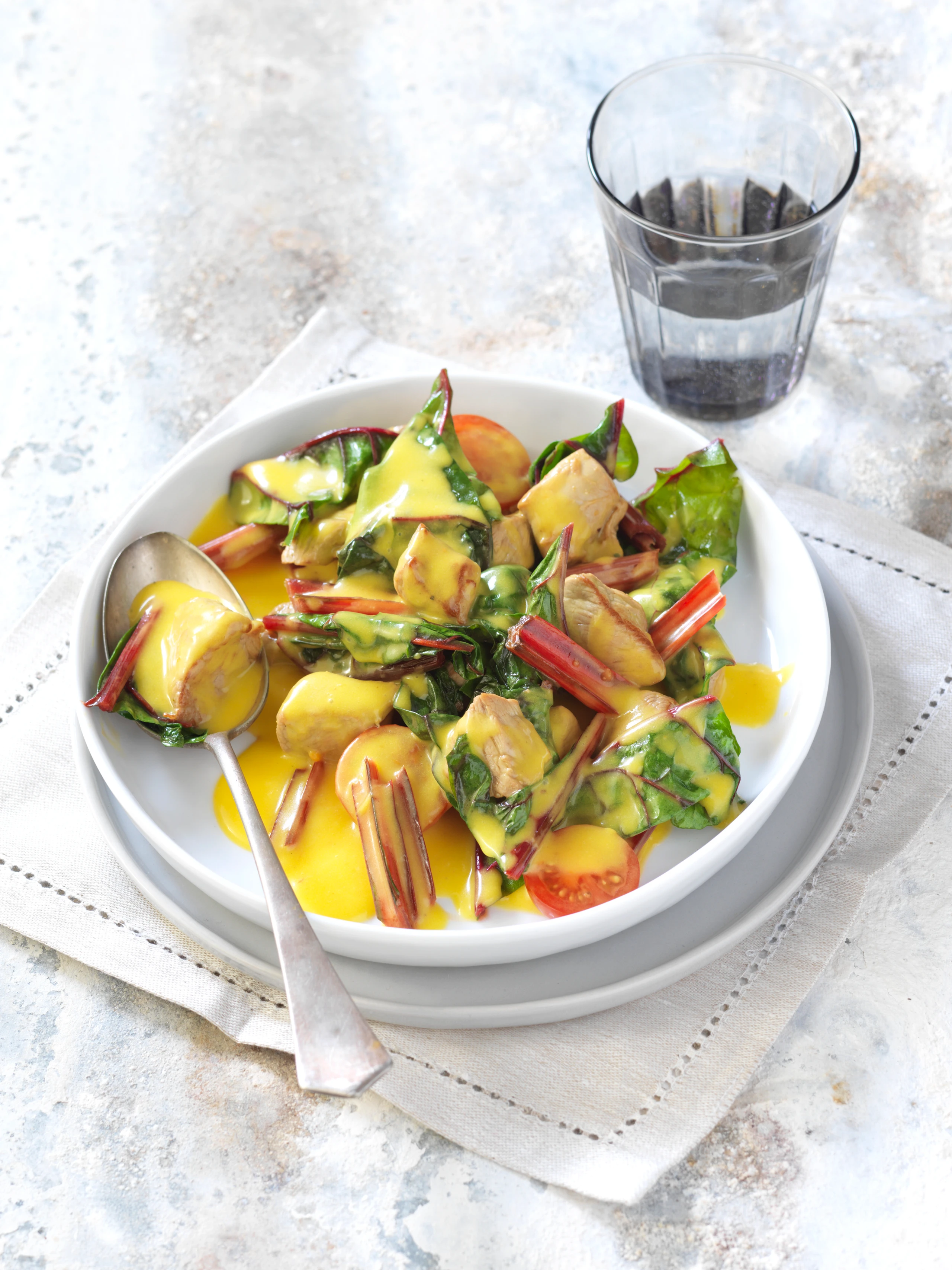 Kalter Kalbfleisch-Eintopf mit Safran, Mangold und Paradeisern