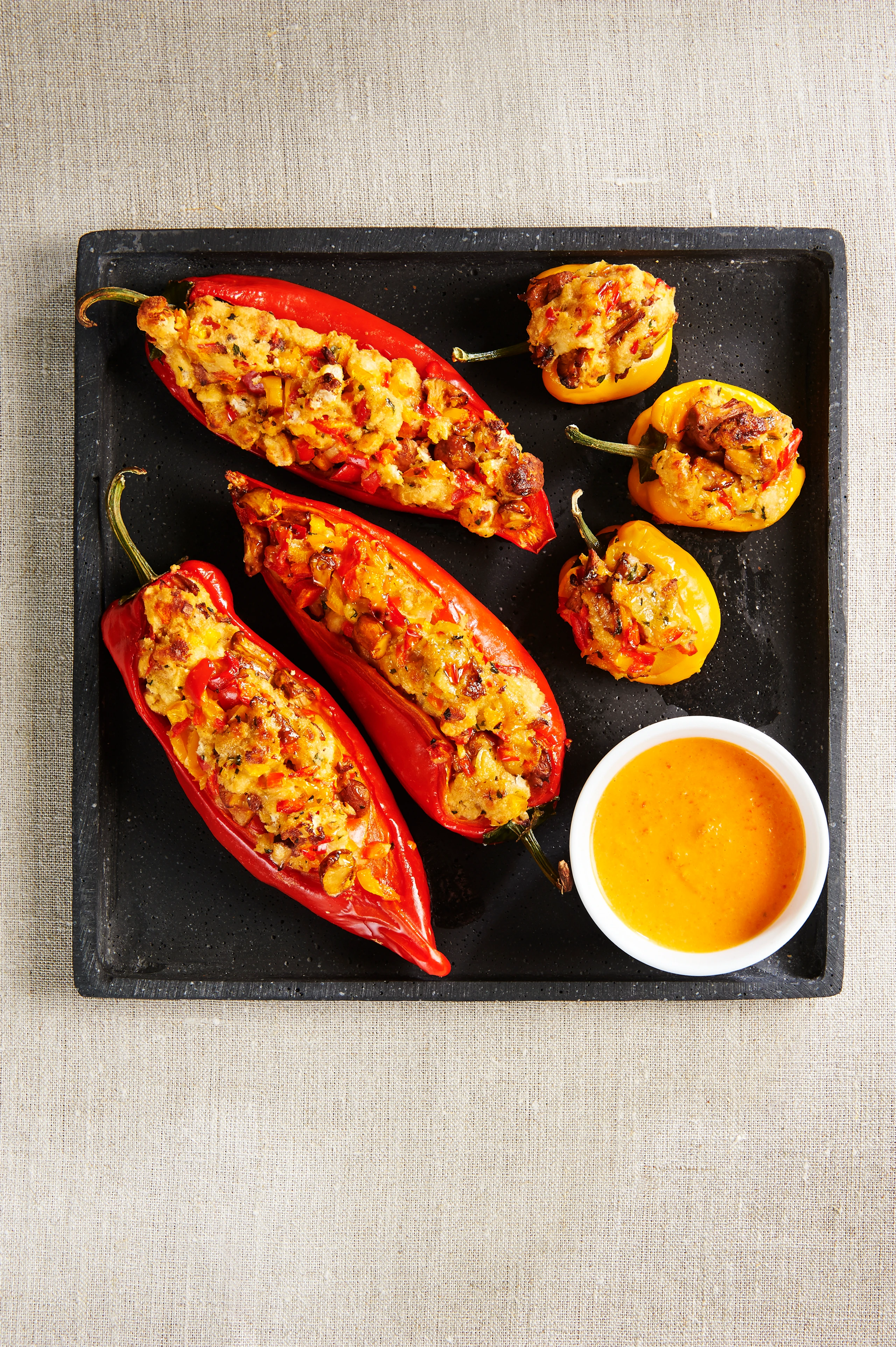 Paprika mit Schwammerlfülle und Paprikasauce