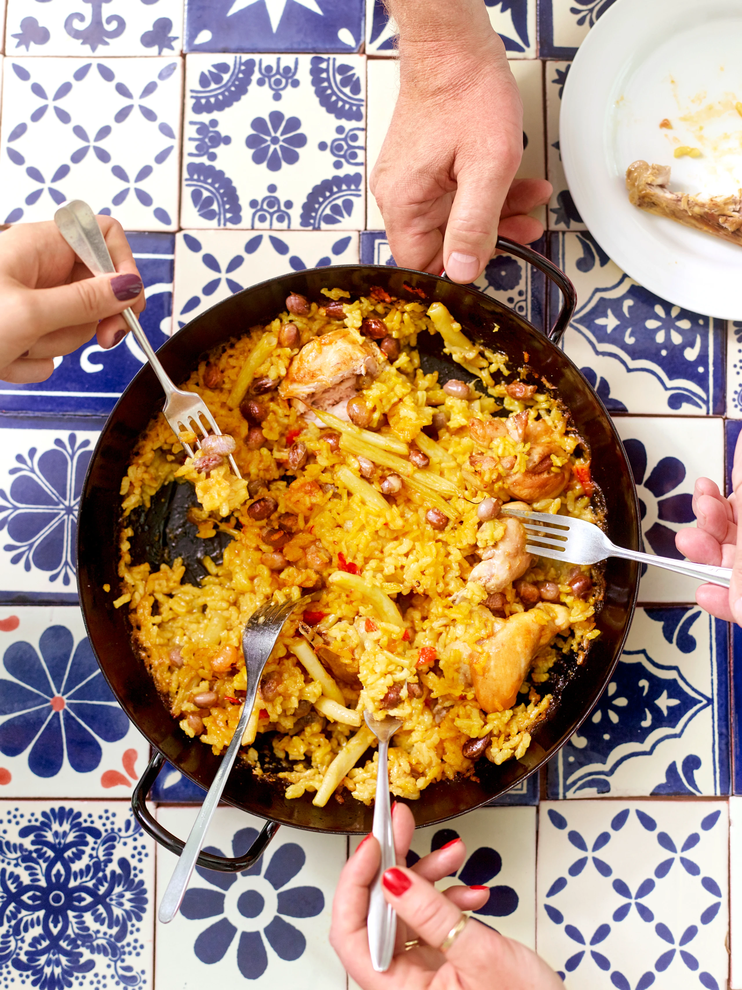 Paella Valenciana mit Kaninchen
