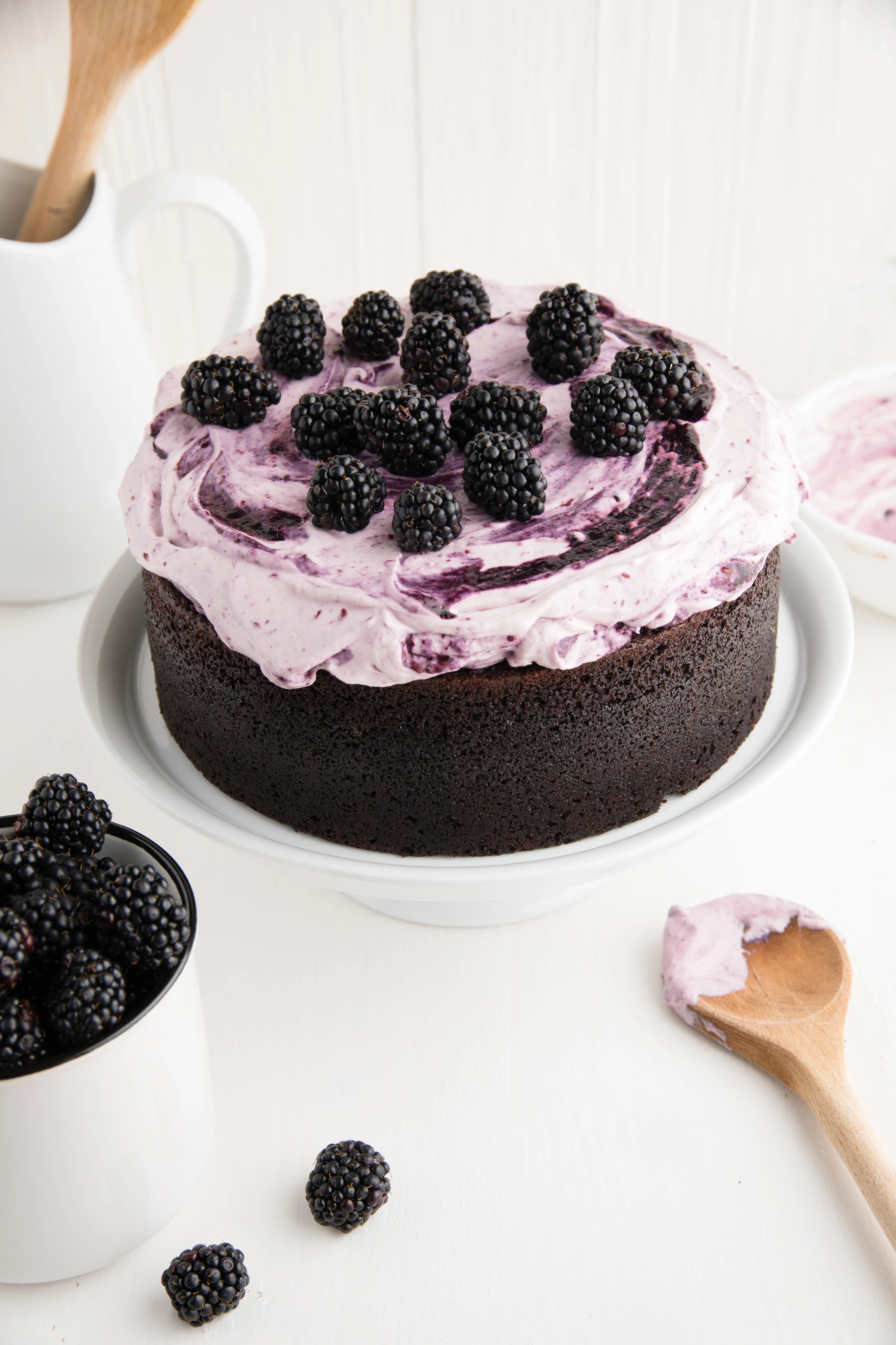 Guinesskuchen mit Brombeercreme