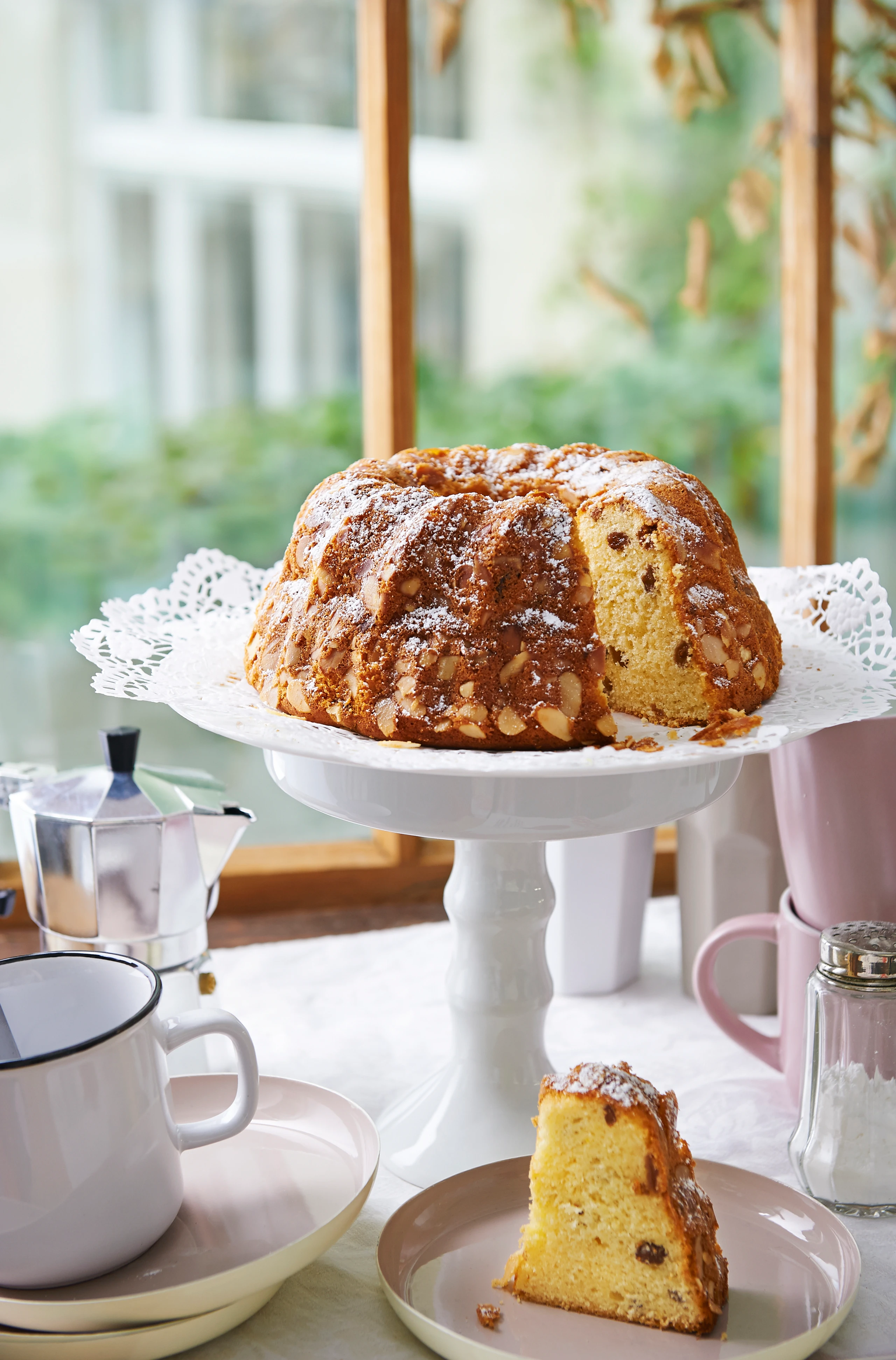 Germgugelhupf mit Rosinen