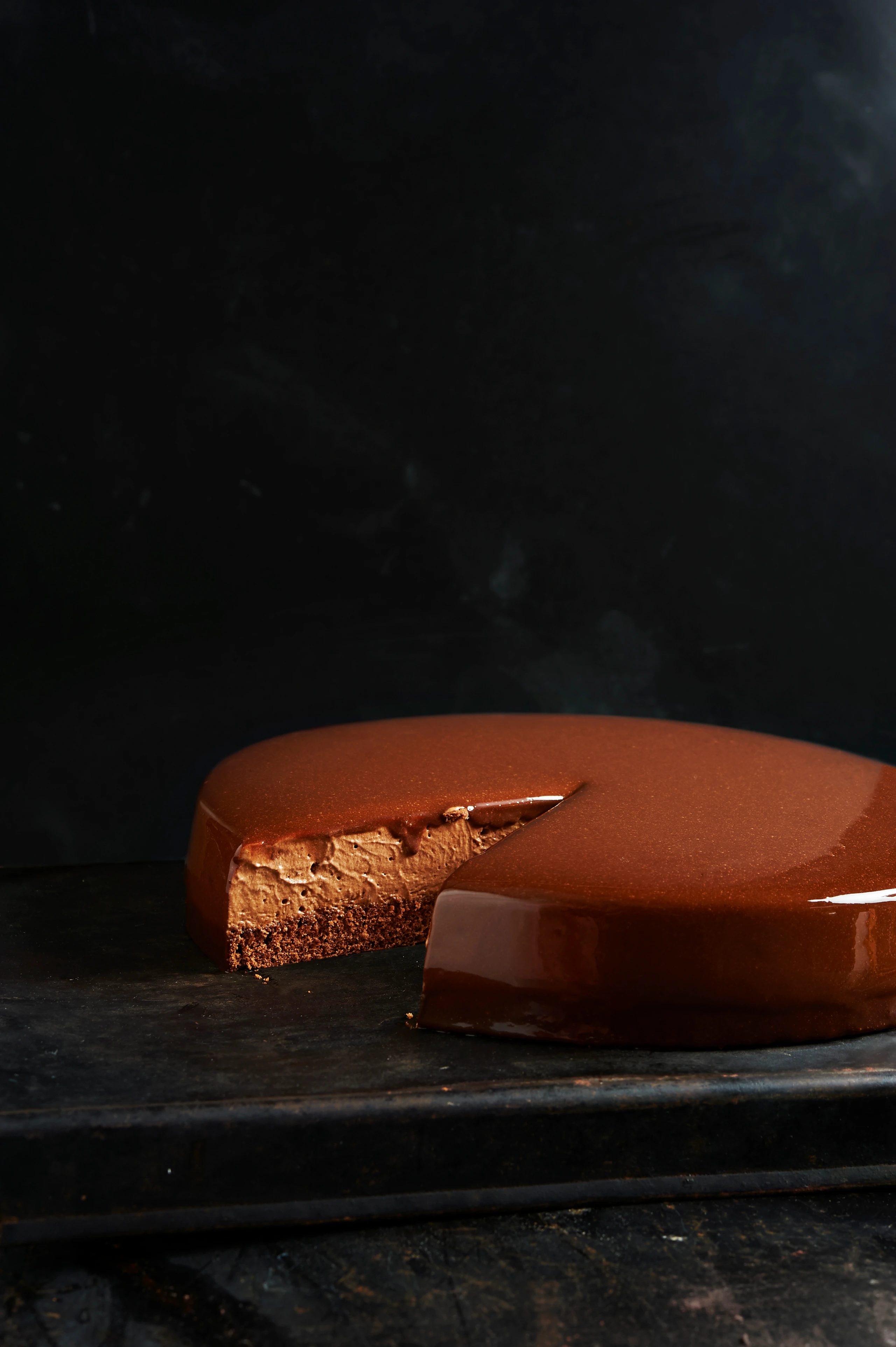 Schokomousse-Torte mit Spiegelglasur