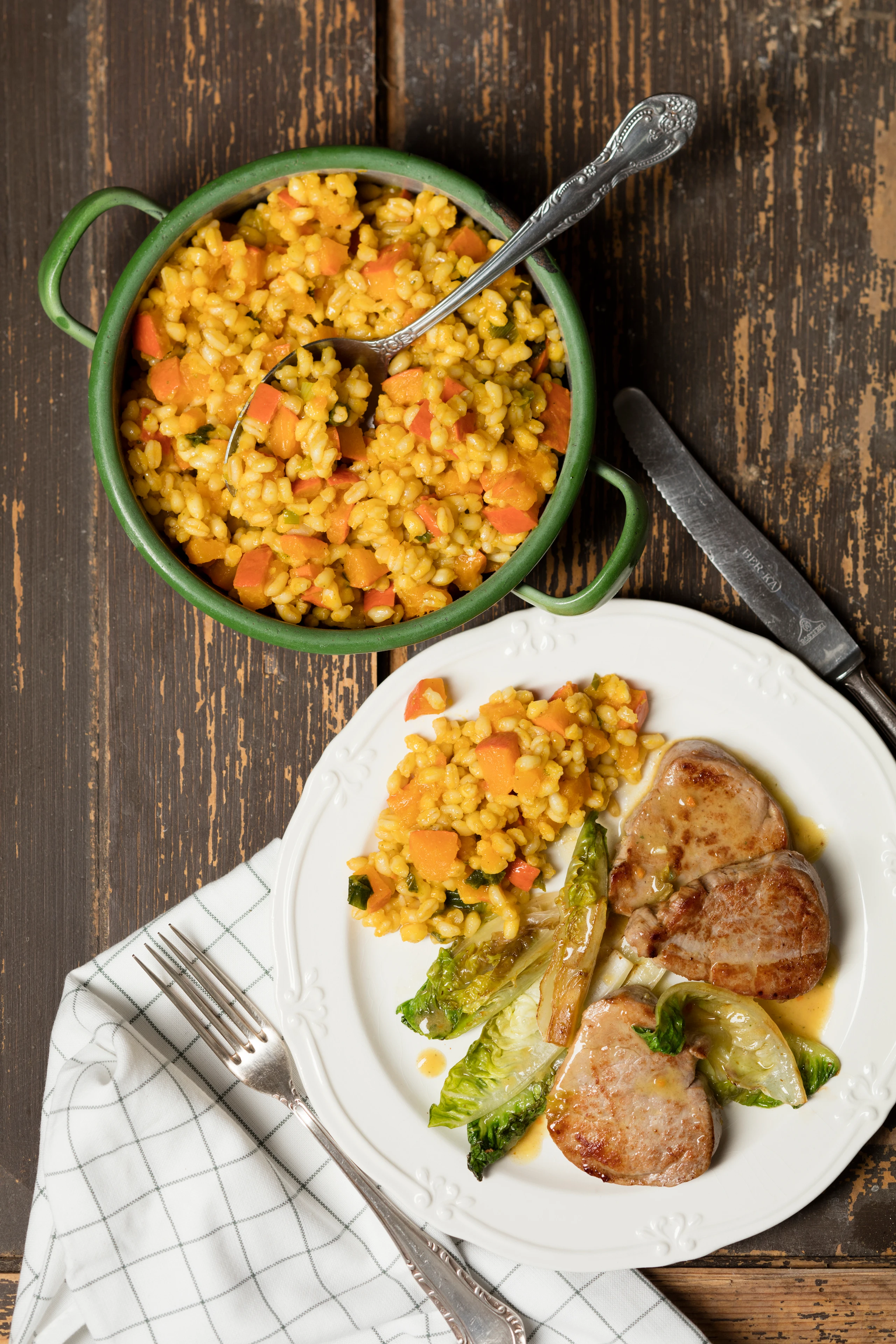 Kürbisweizen mit Schweinsfilet und Salat