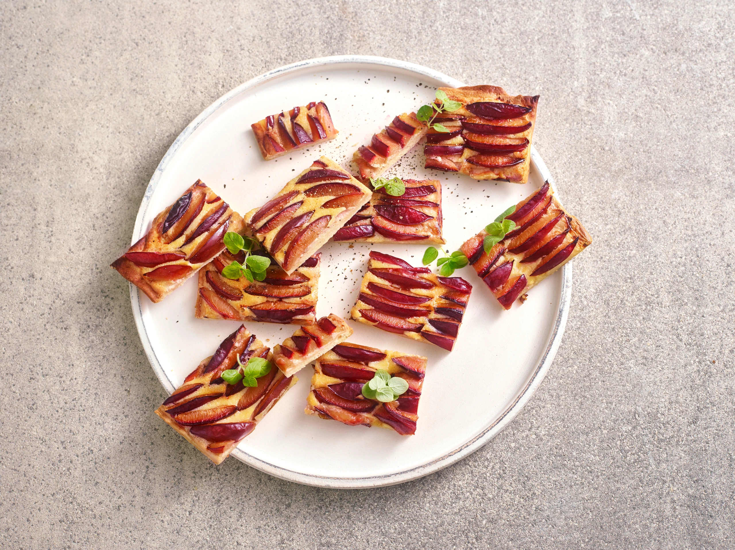 Zwetschkenkuchen mit Edelschimmelkäse