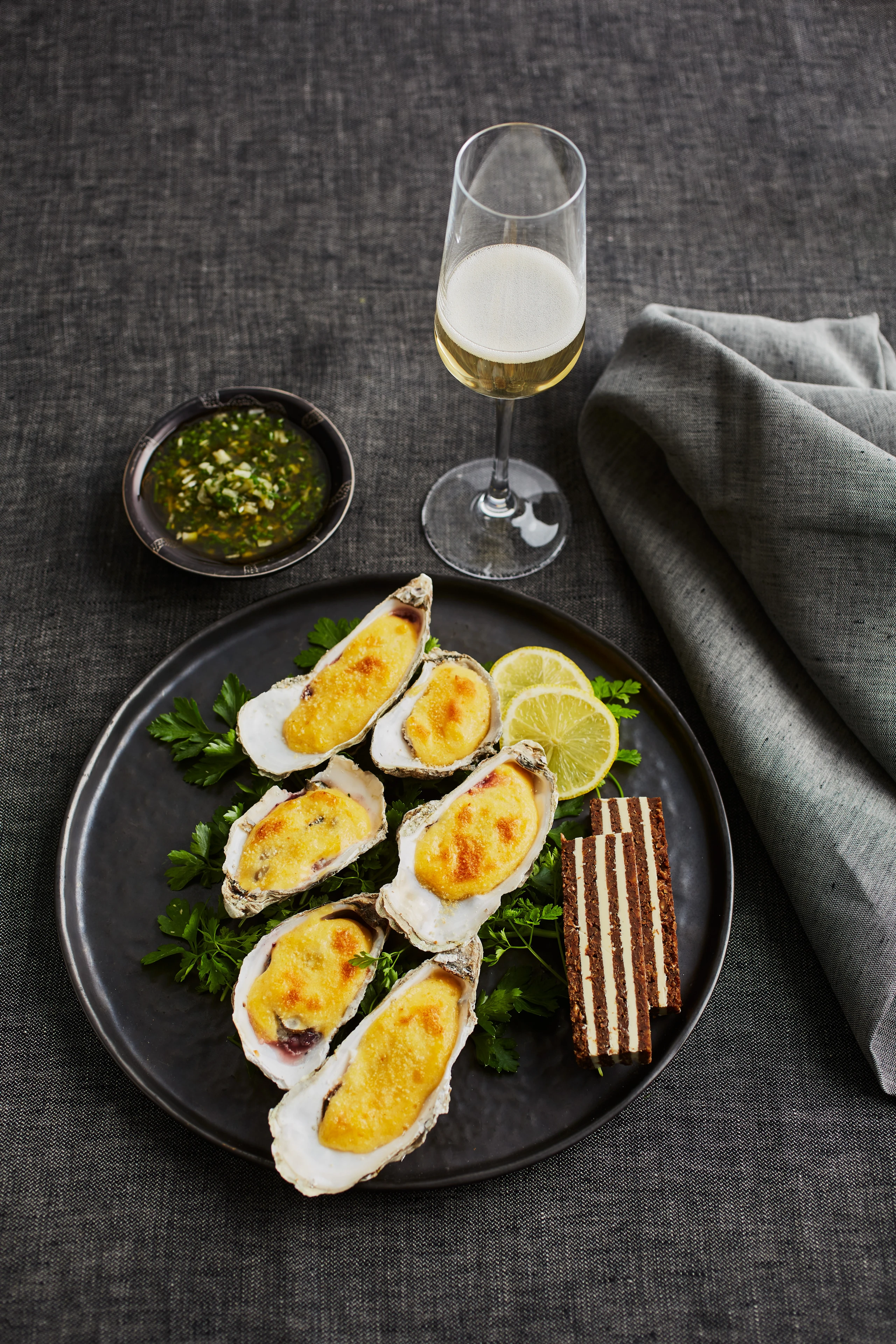 Austern mit Sauce Hollandaise