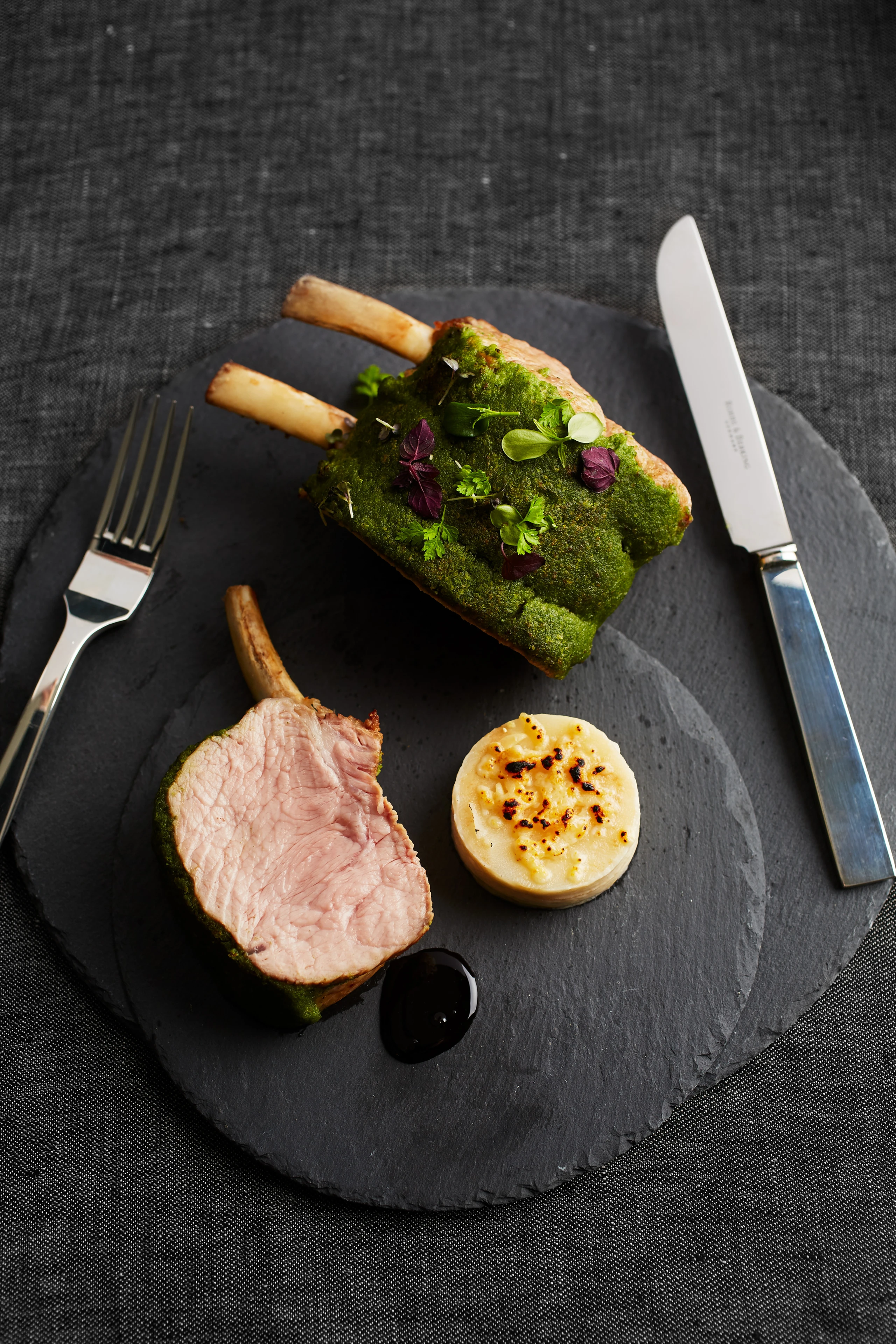 Kalbsrücken mit Kräuterkruste