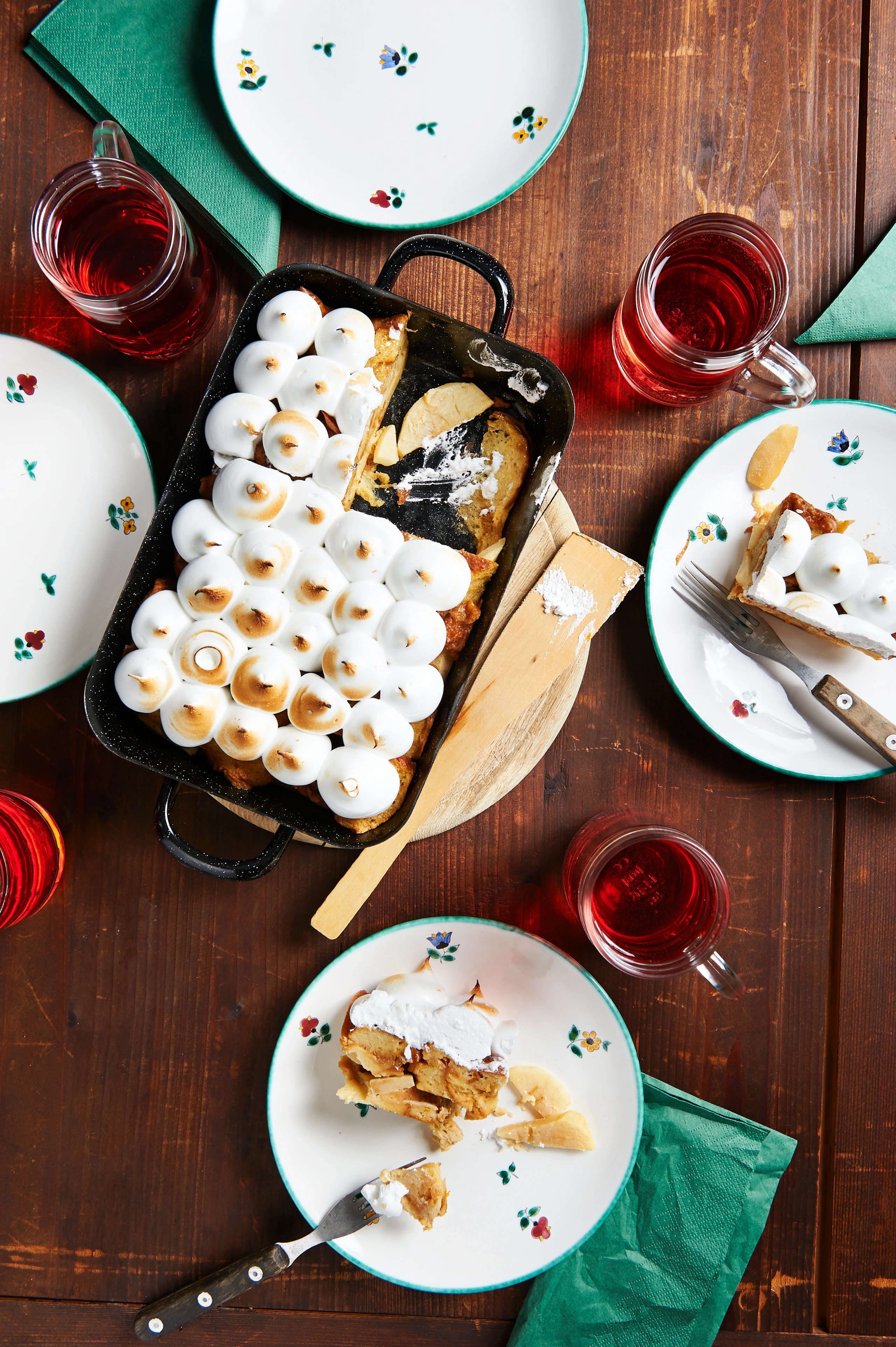 Überbackener Kipferlschmarrn mit Apfelfülle