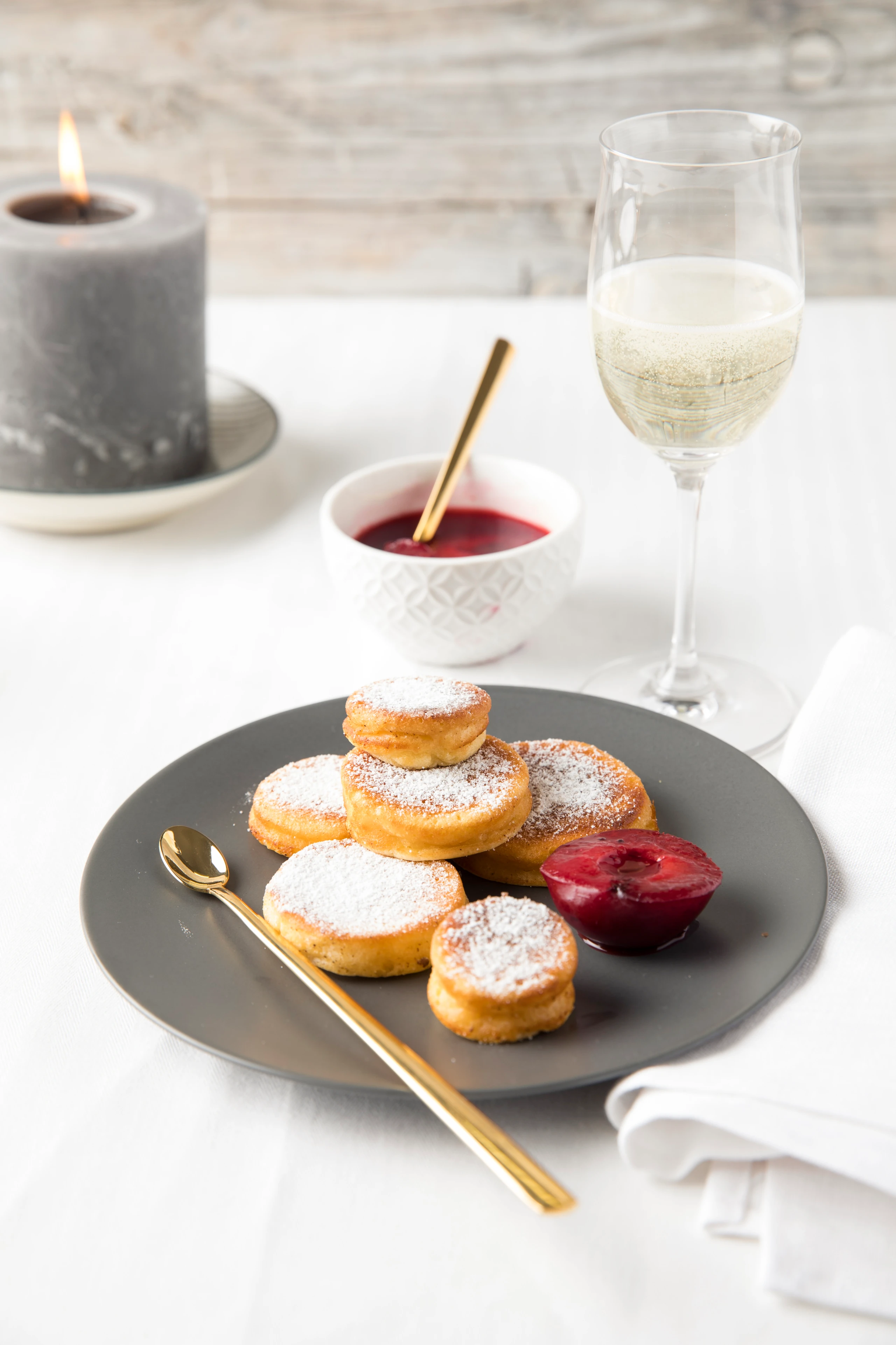 Liwanzen mit Ringlottenkompott