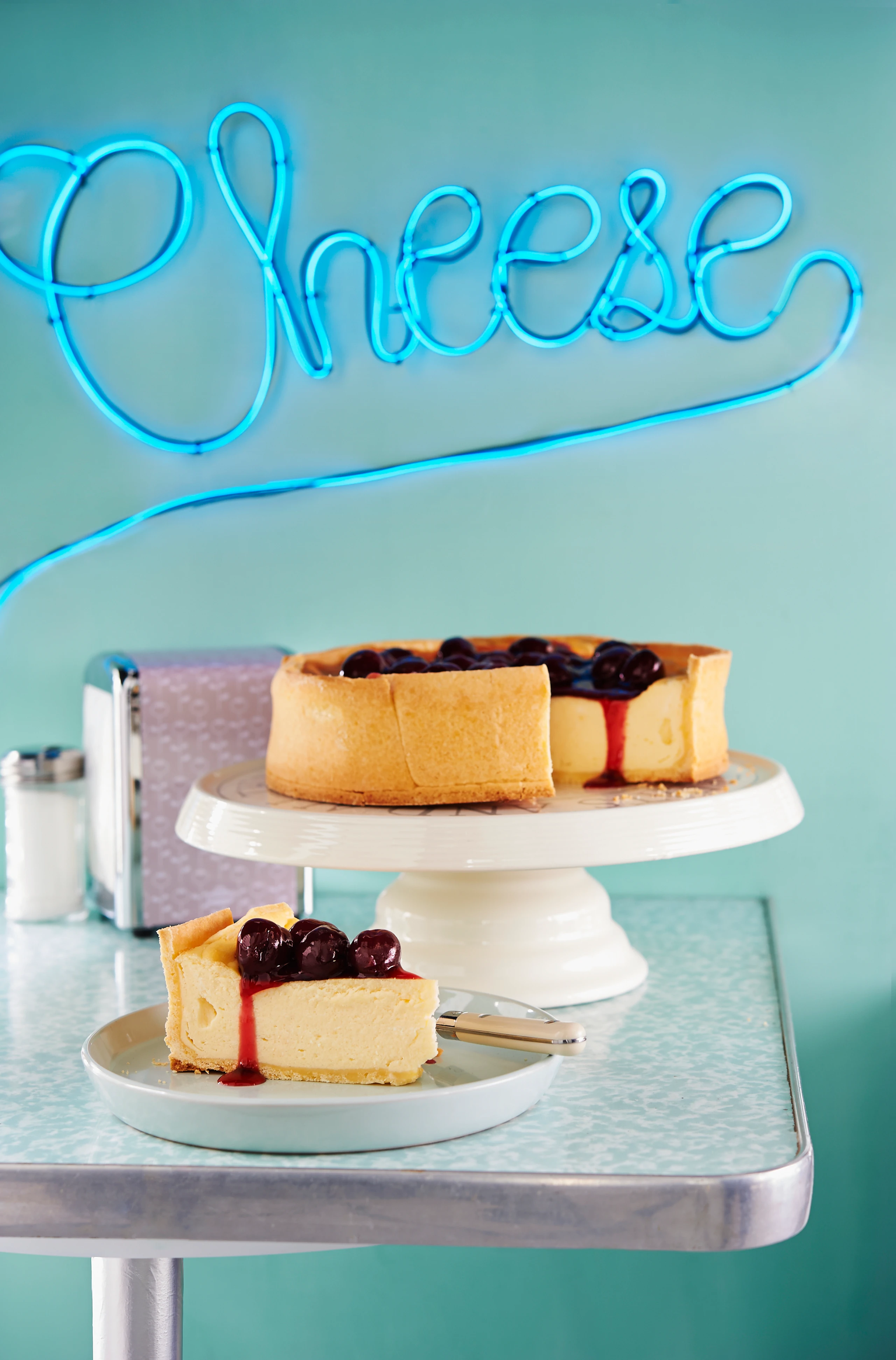 Topfen-Cheesecake mit Kirschtopping