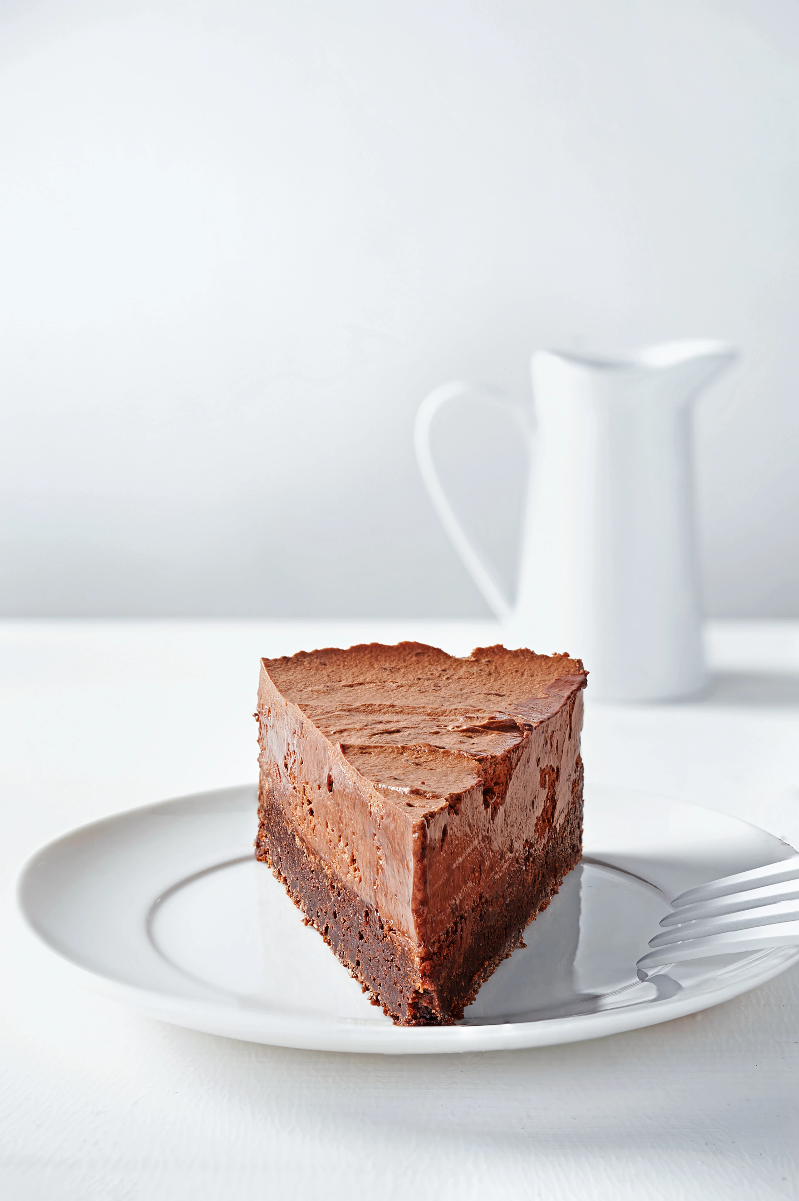 Cremige Verführung: Schokomoussetorte mit Brownieboden