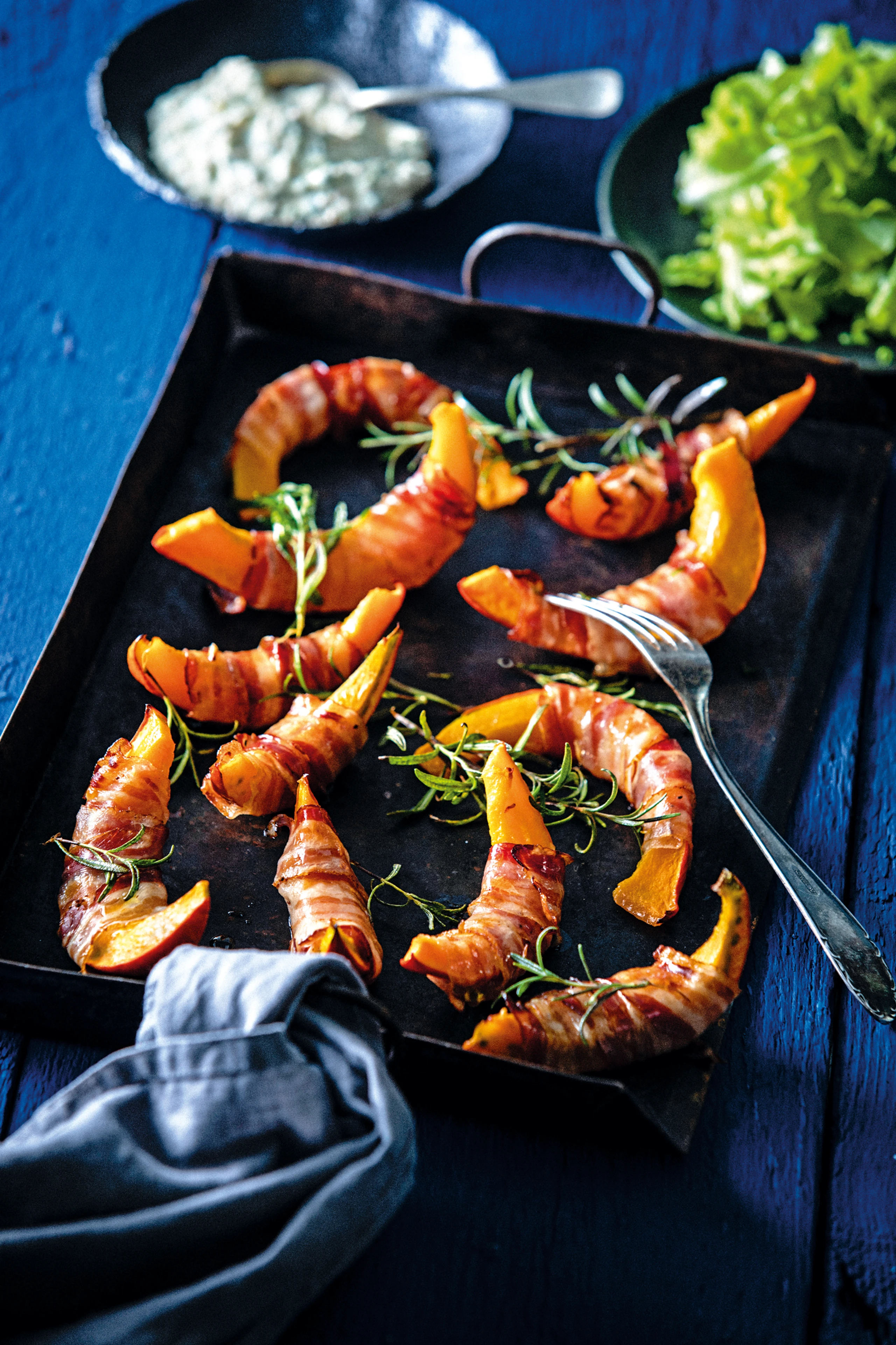 Kürbis-Speckspalten mit Orangen-Honigmarinade und Senfsauce