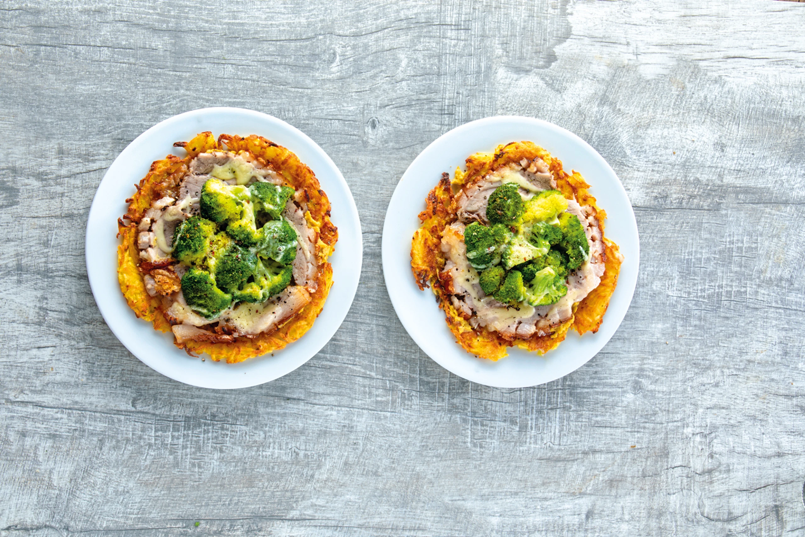 Röstipizza mit Stelzenfleisch, Brokkoli und Bergkäse