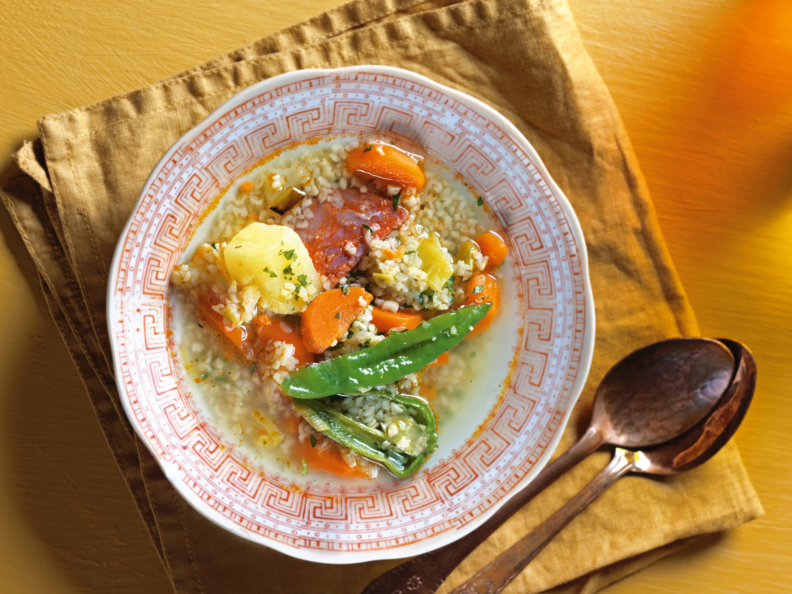 Bulgureintopf mit Chorizo, Pimentos und Erdäpfeln