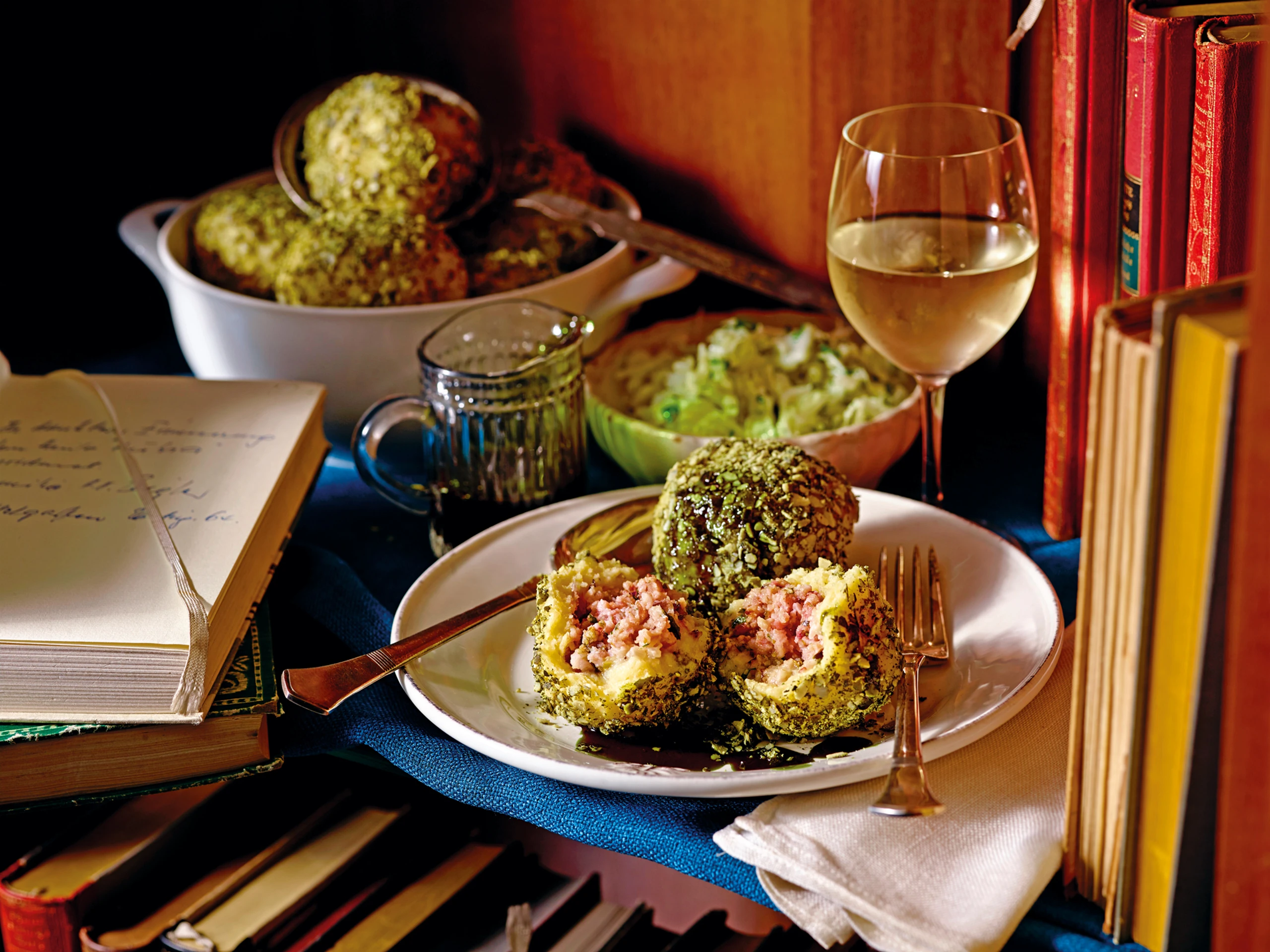 Selchfleischknödel mit Kürbiskernen