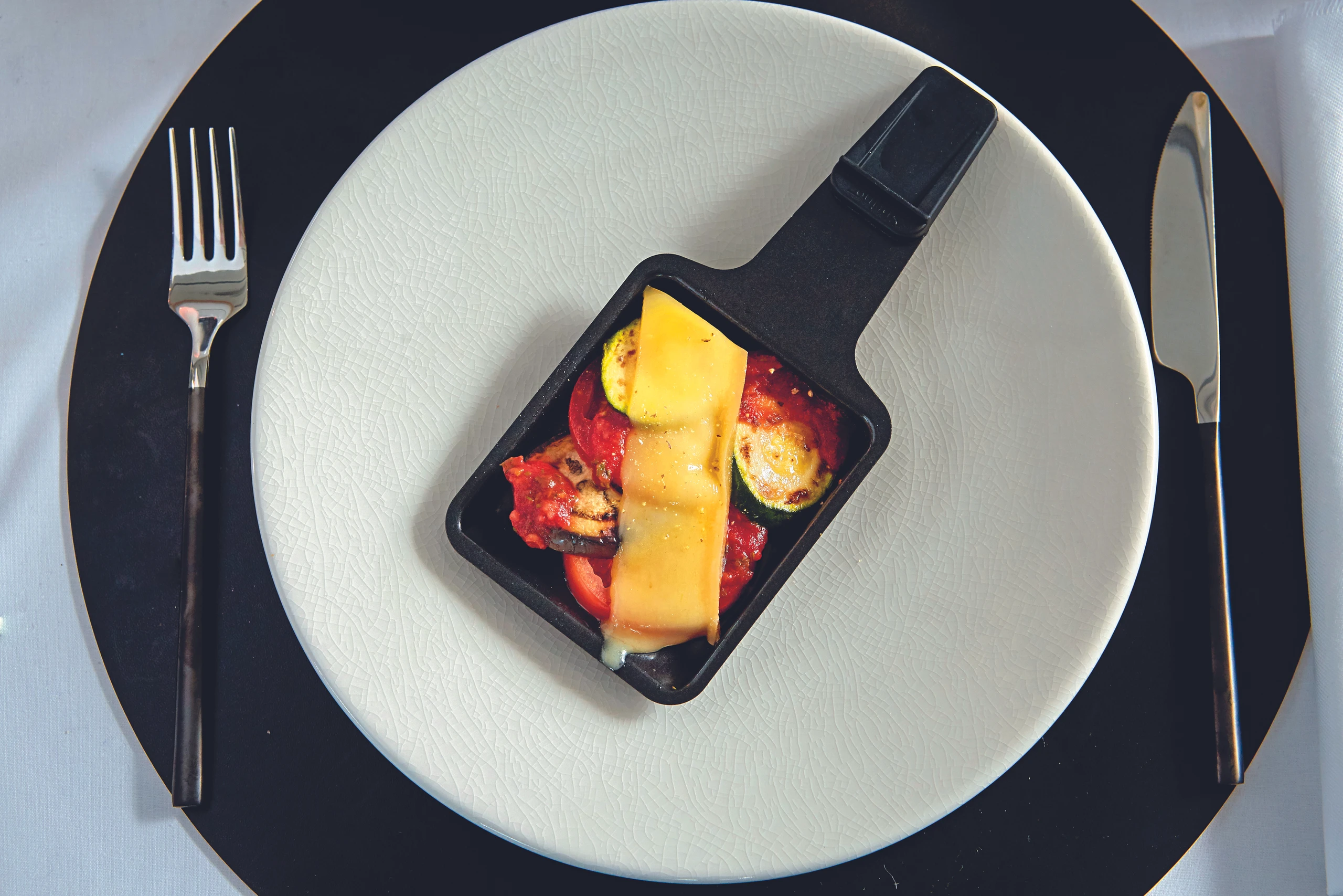 Raclette: Ratatouille-Pfännchen mit Thymian und Rosmarin