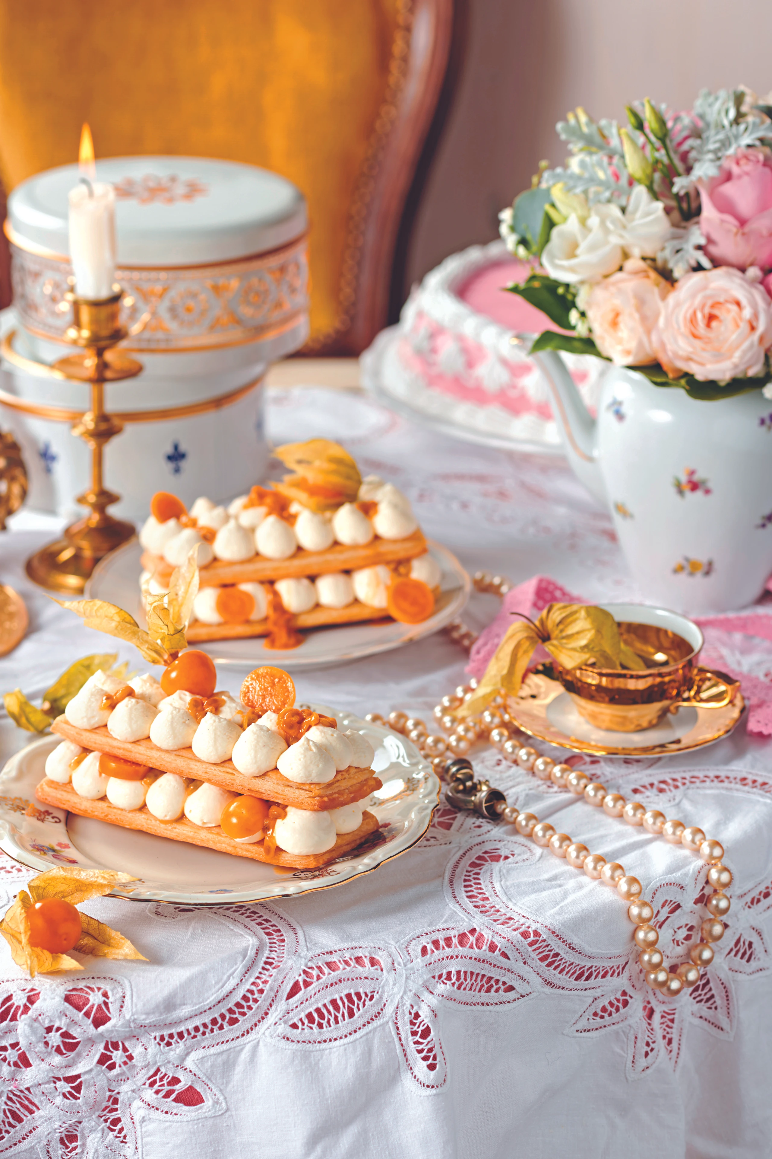 Mille-feuille mit weißer Schoko-Canache und Maracuja