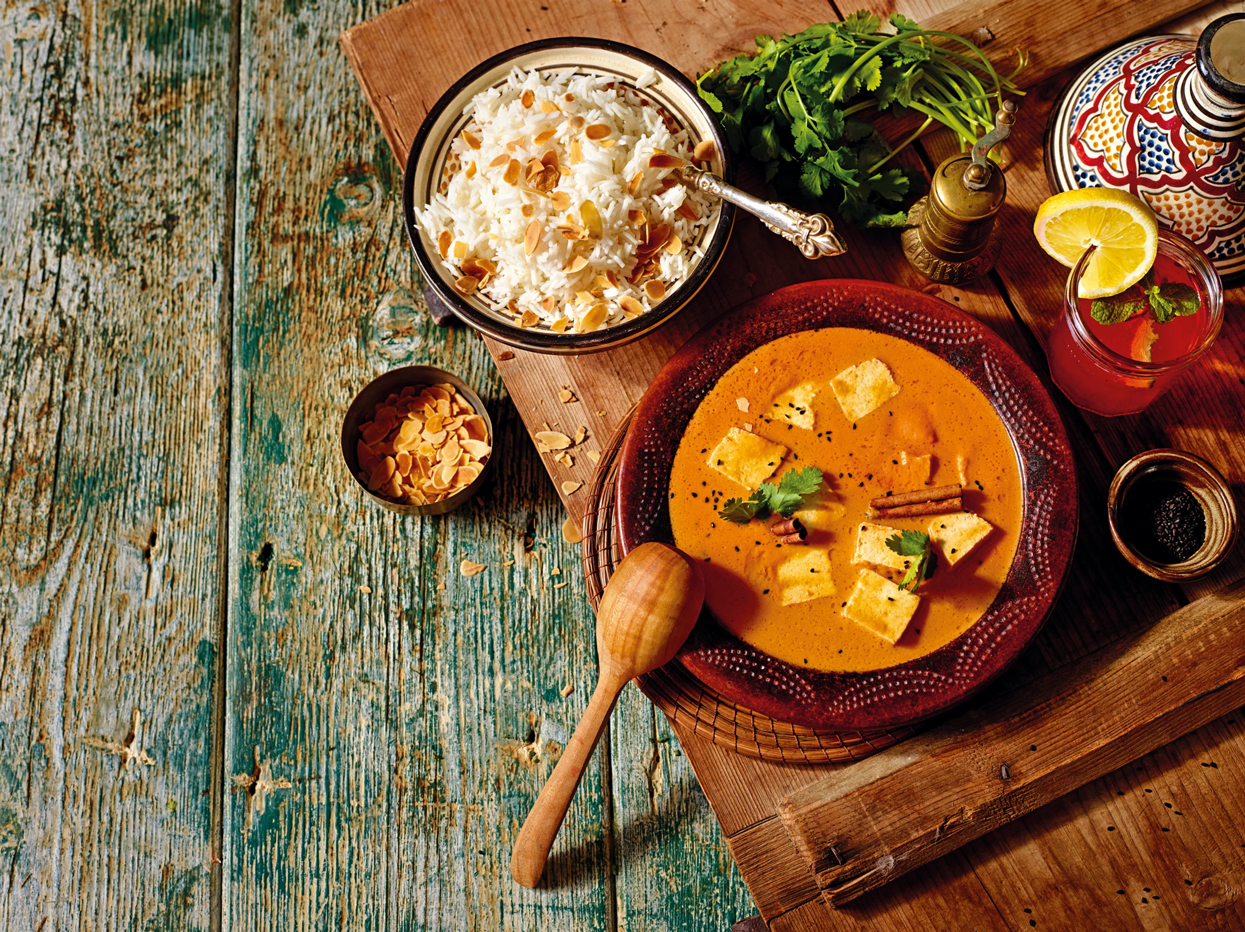 Shahi Paneer: Indischer Käse in Paradeissauce