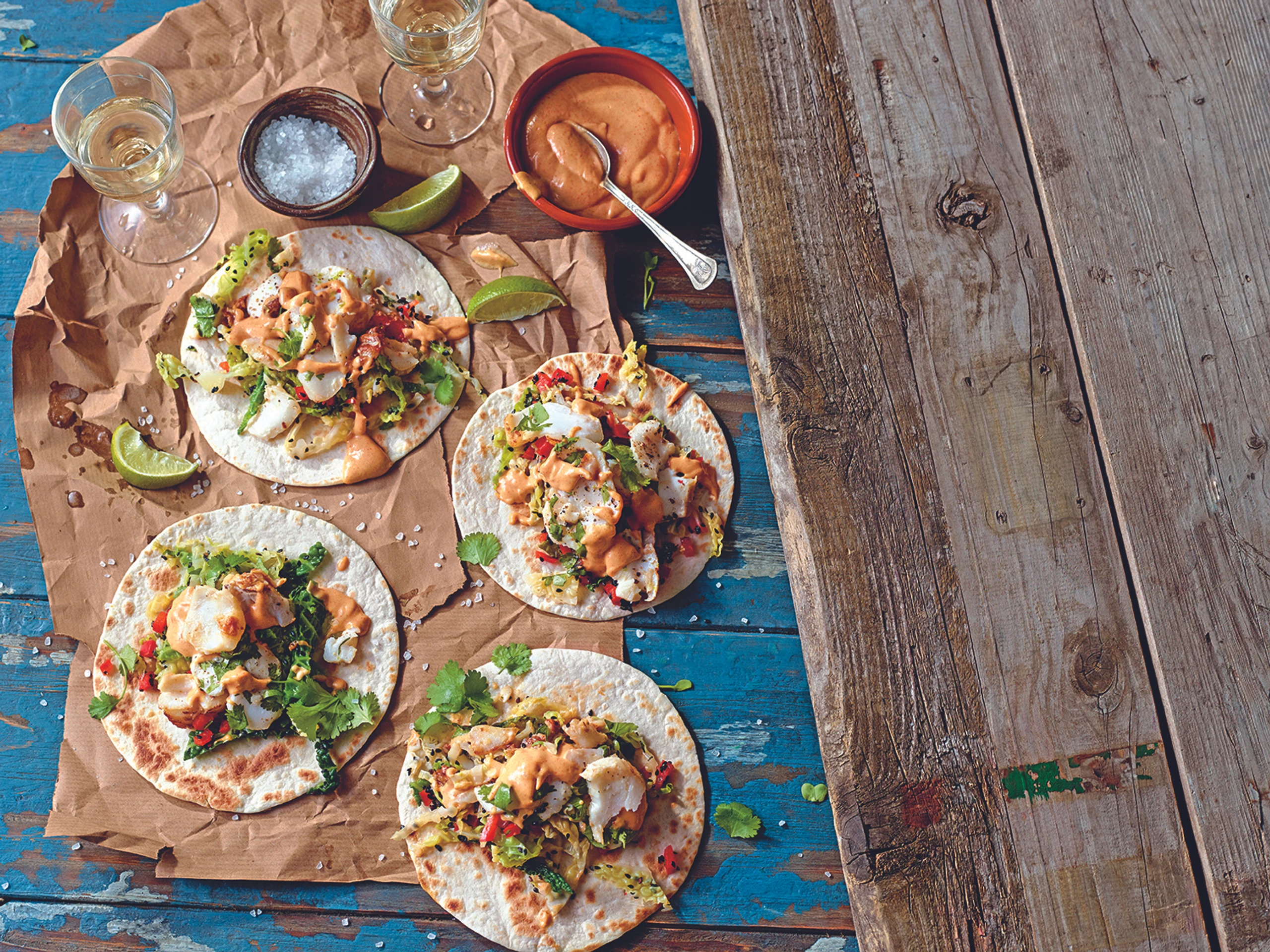 Tacos mit Kabeljau, Kohl und Honig