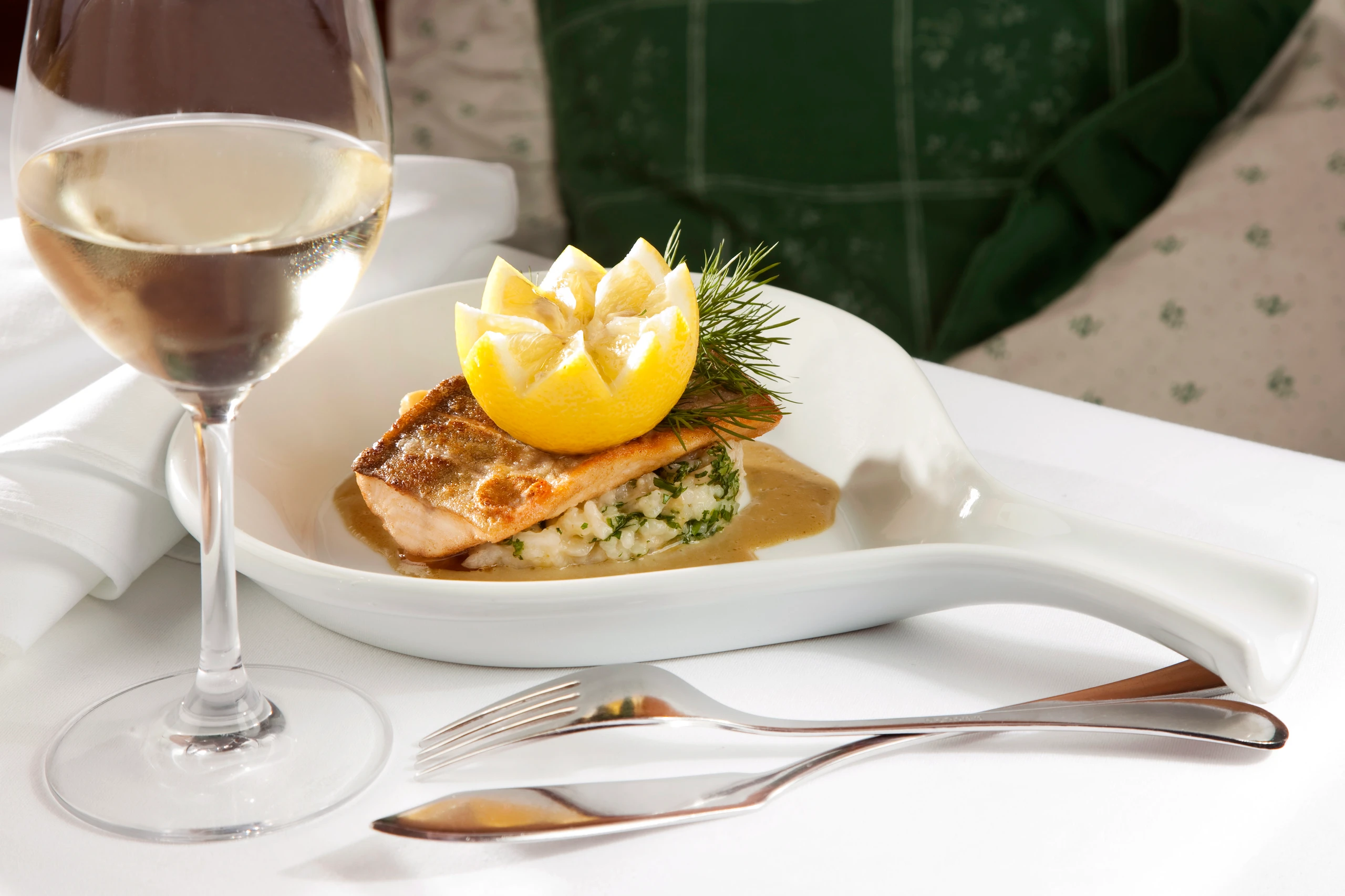 Saiblingsfilet auf Champignon-Risotto mit Kernöl-Sauce