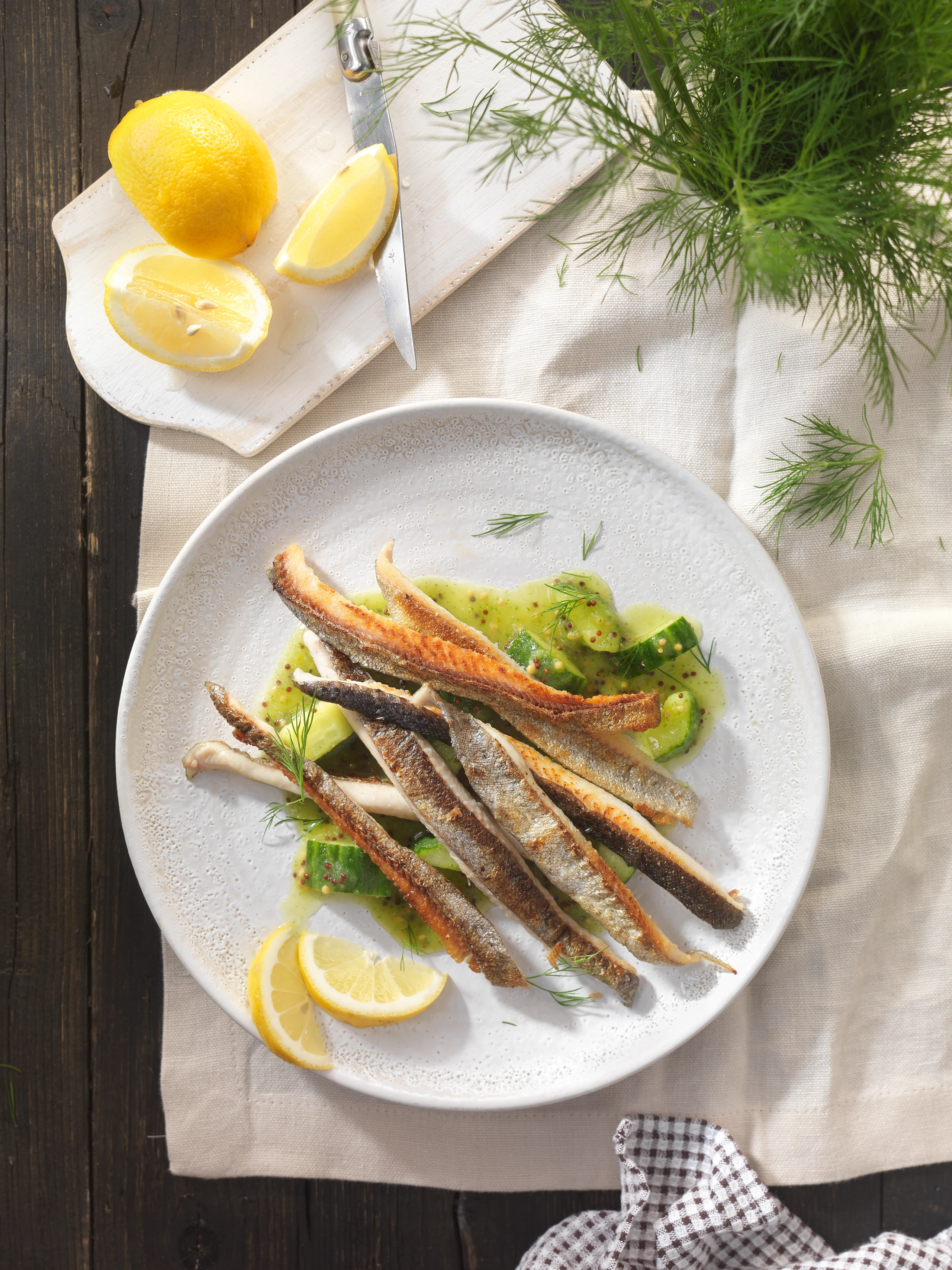 Forellenfilet auf Gurken-Senfsauce