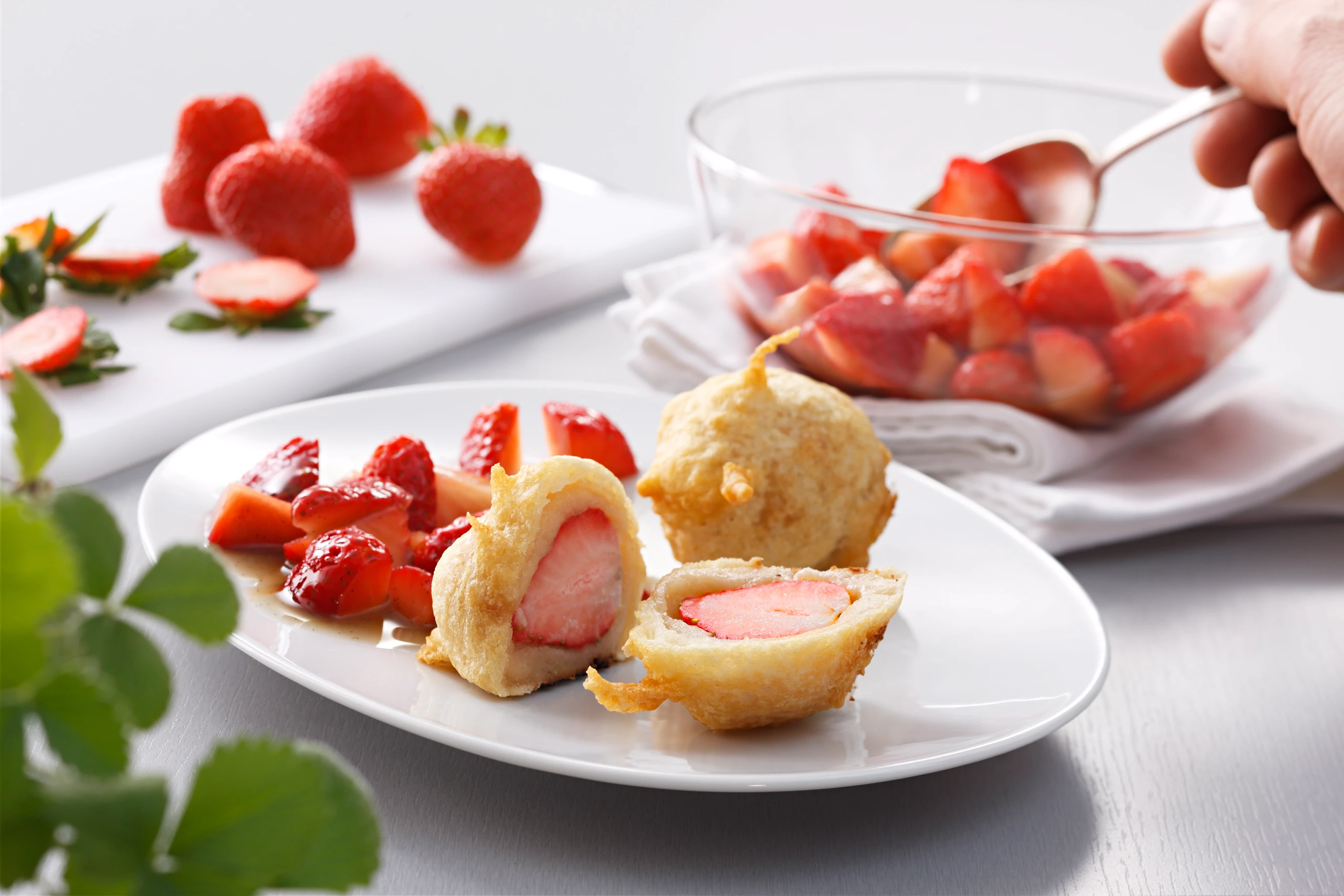 Erdbeeren im Tempurateig mit Erdbeersalat