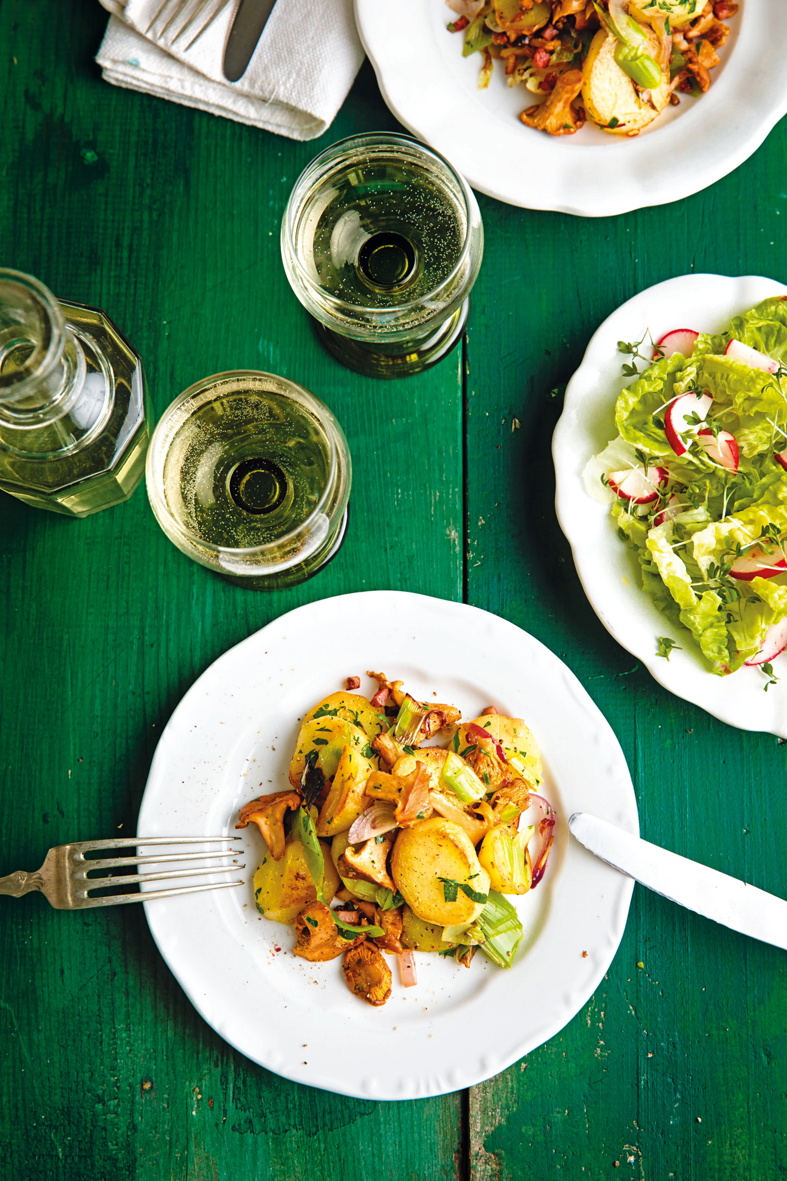 Eierschwammerlgröstl mit Salat